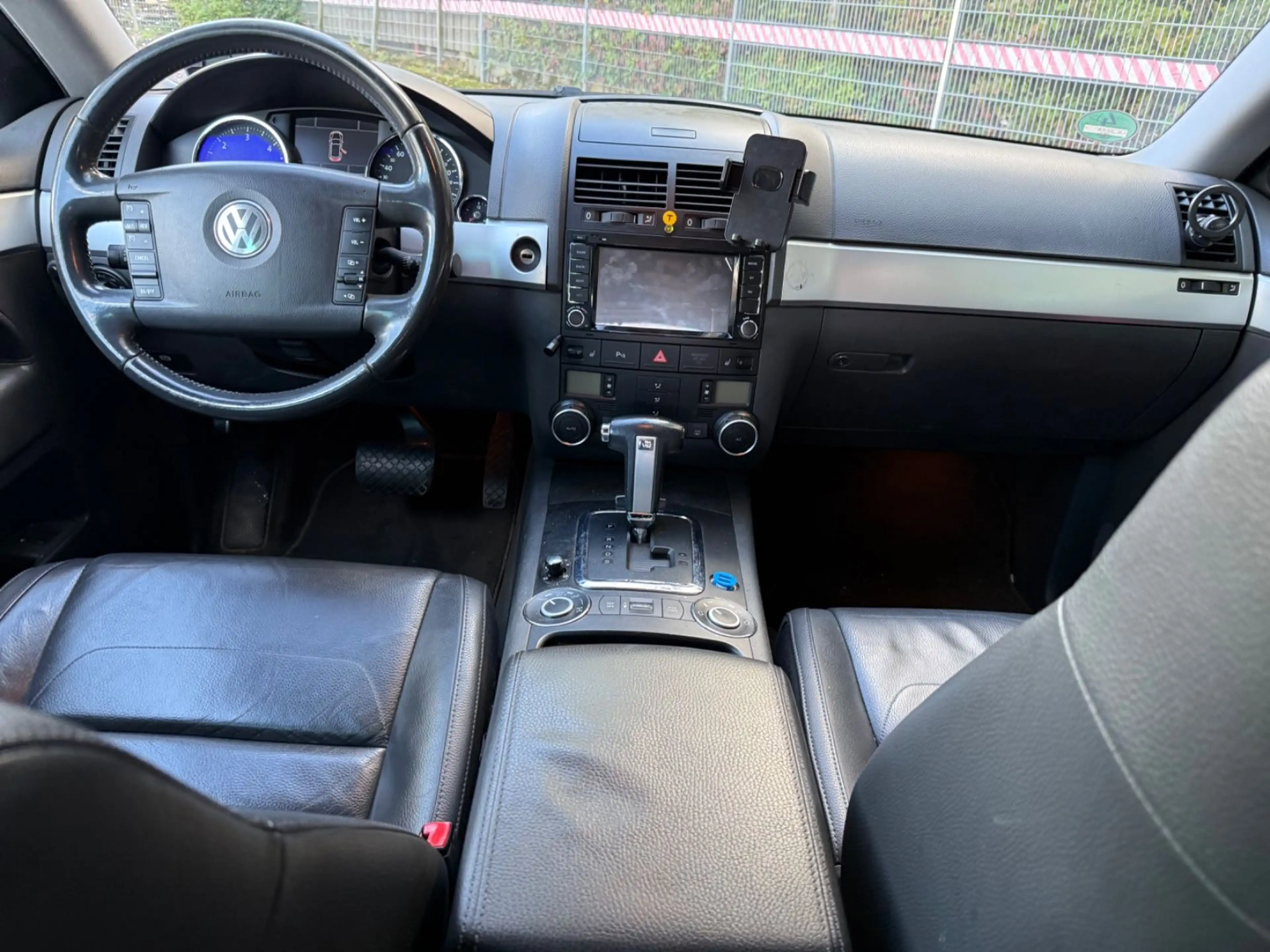 Volkswagen Touareg 3.0 V6 TDI DPF Individual — photo 4