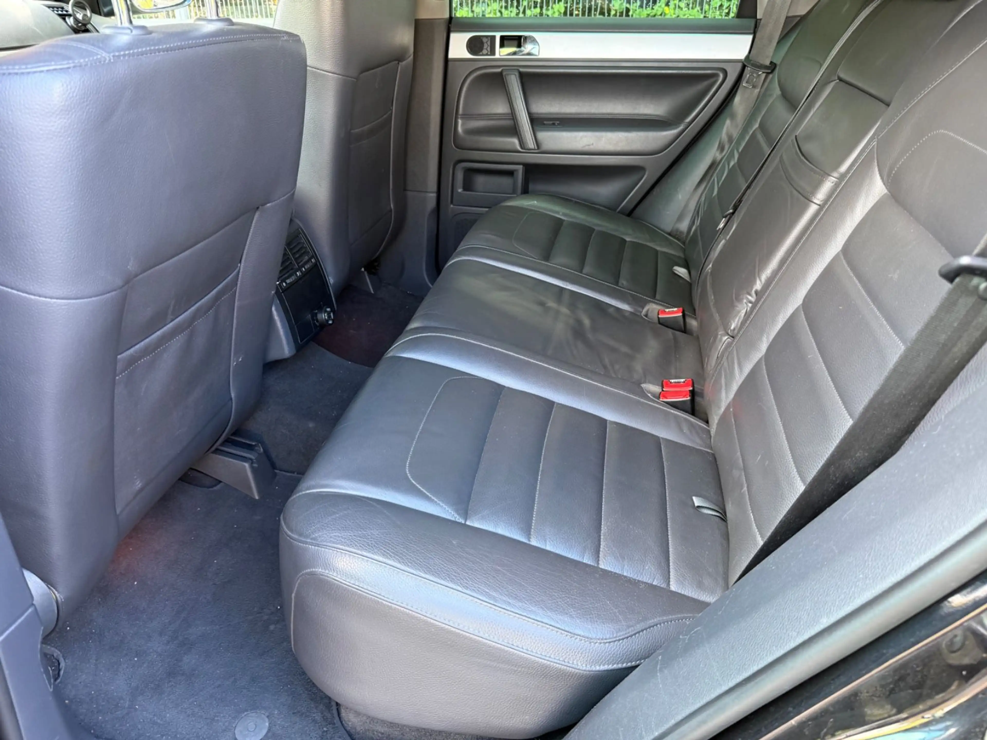 Volkswagen Touareg 3.0 V6 TDI DPF Individual — photo 6