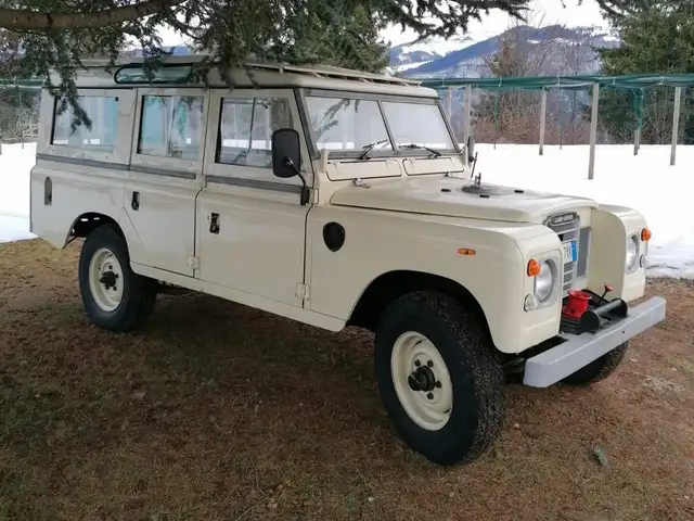Land Rover Series 109 Safari 9 posti