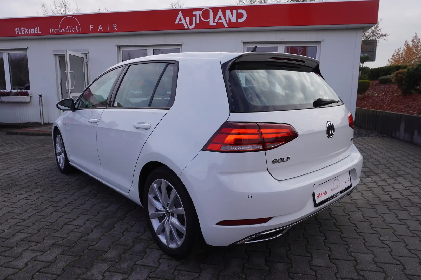 Volkswagen Golf VII 1.5 TSI Highline LED Sitzheizung PDC Blanc - 2