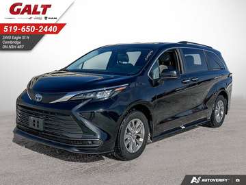 XLE | 2.5L HYBRID | LEATHER TRIM | TOYOTA SAFETY |