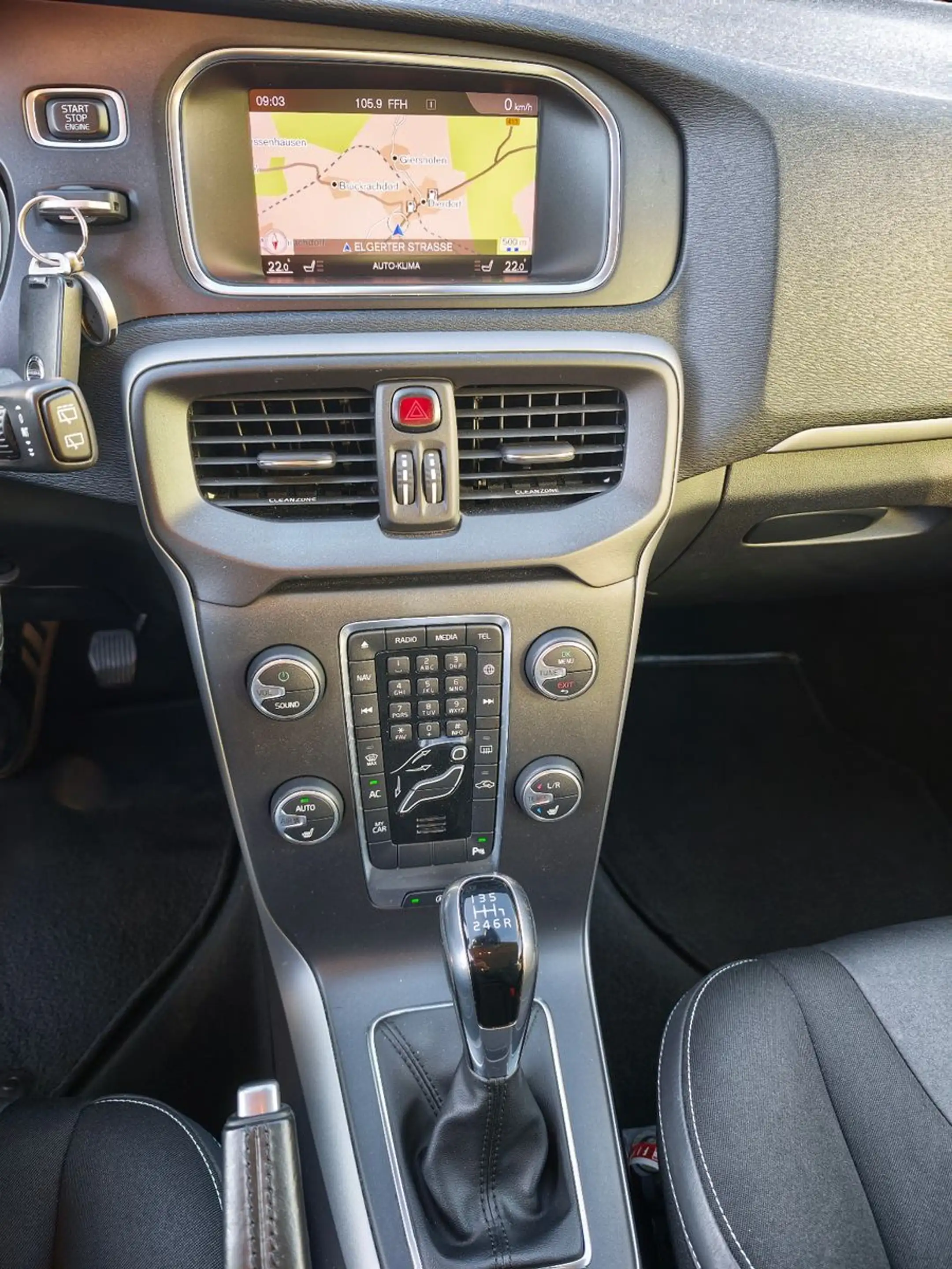 Volvo V40 Kinetic 2.0 TDI NAVI SITZHEIZUNG PDC+KAMERA — photo 15