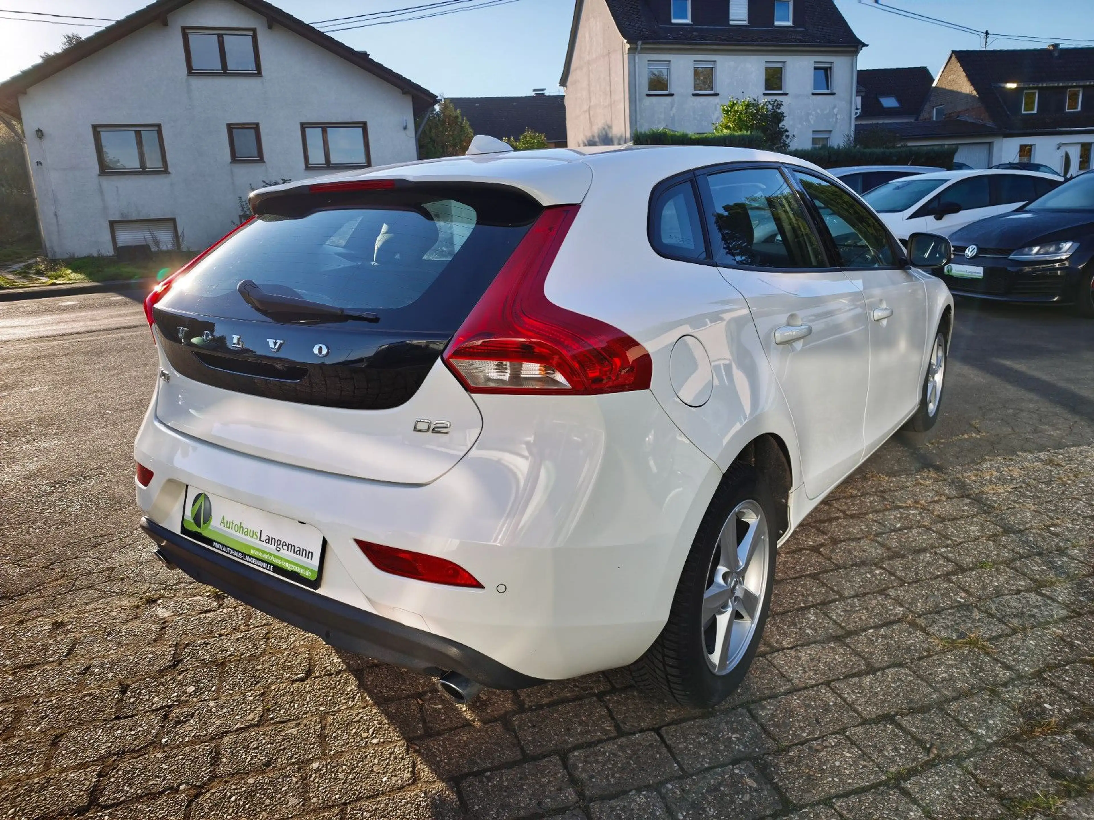 Volvo V40 Kinetic 2.0 TDI NAVI SITZHEIZUNG PDC+KAMERA — photo 6