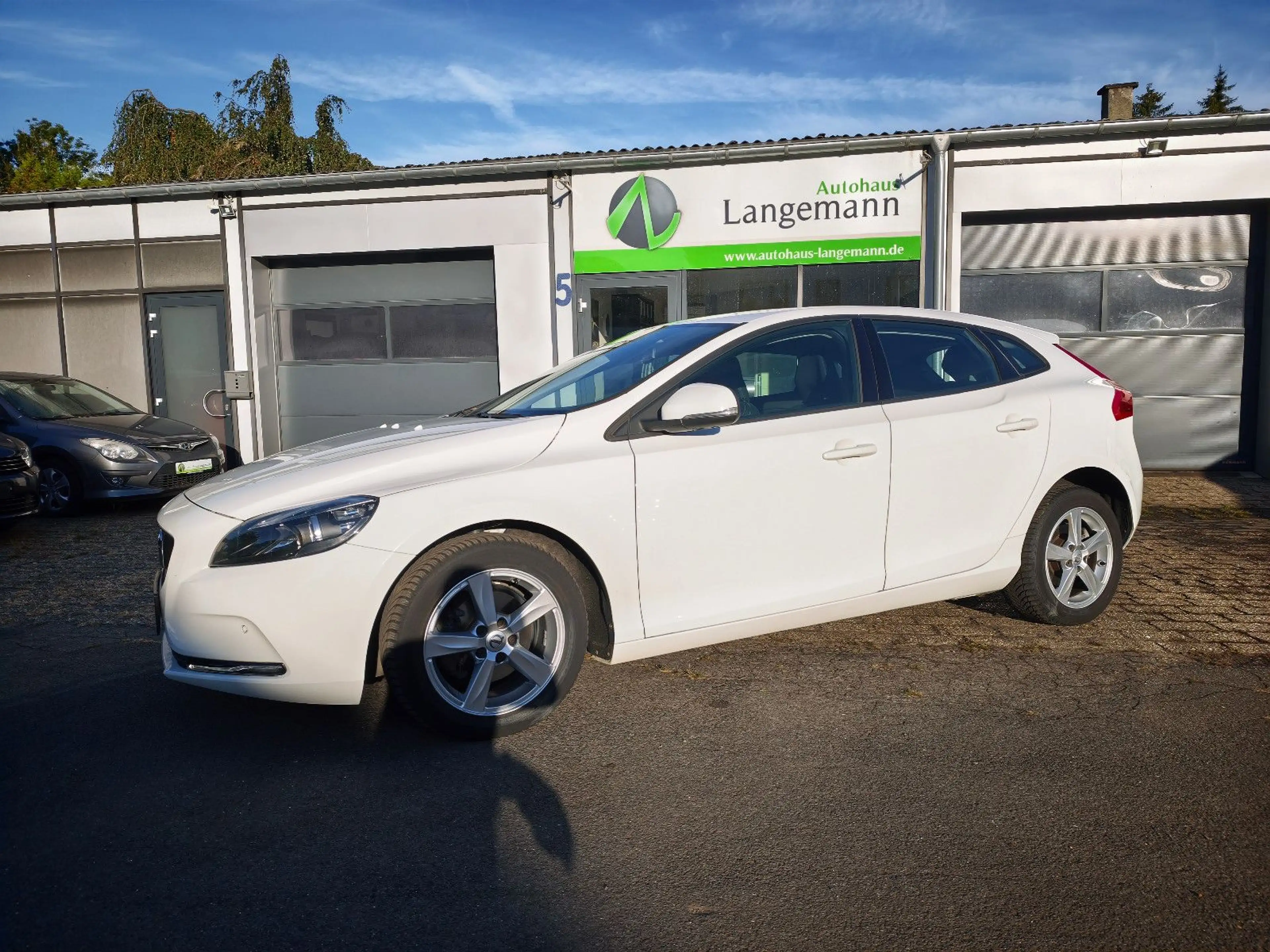 Volvo V40 Kinetic 2.0 TDI NAVI SITZHEIZUNG PDC+KAMERA — photo 10
