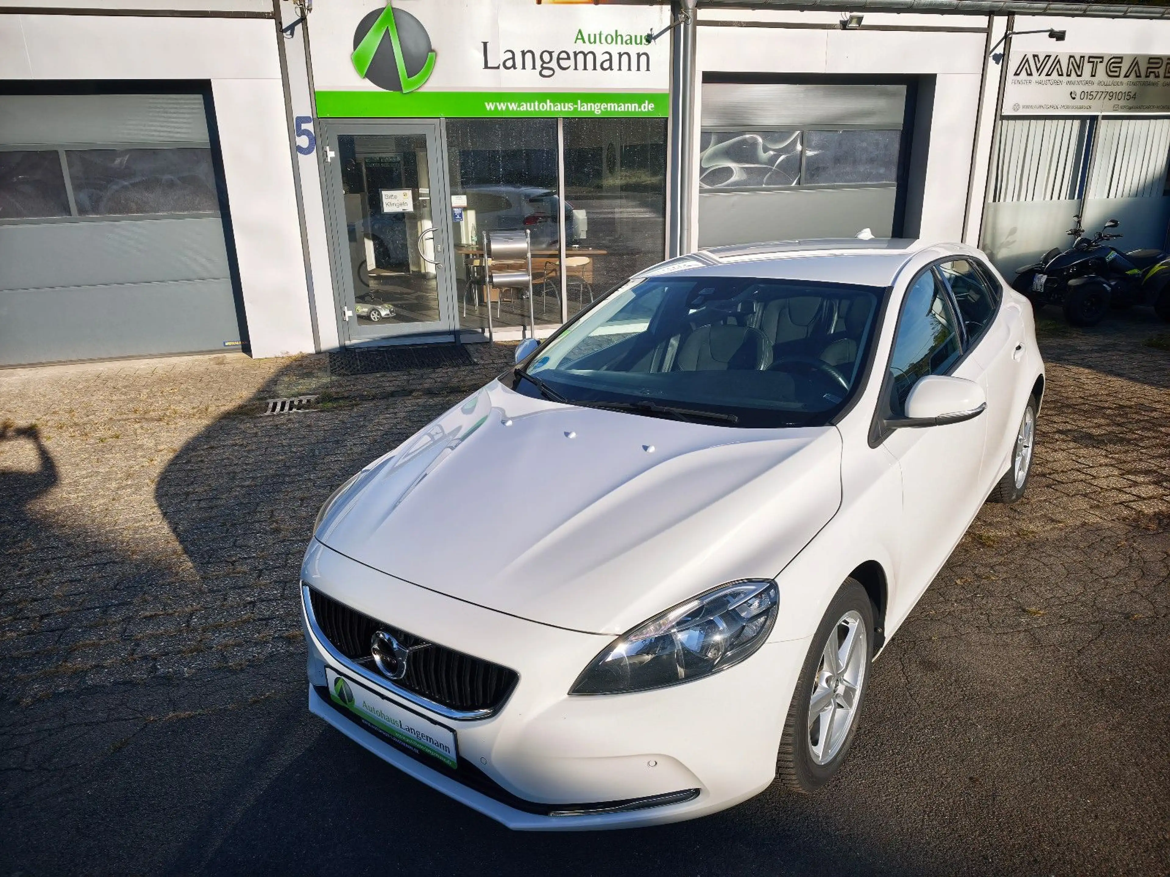 Volvo V40 Kinetic 2.0 TDI NAVI SITZHEIZUNG PDC+KAMERA — photo 3