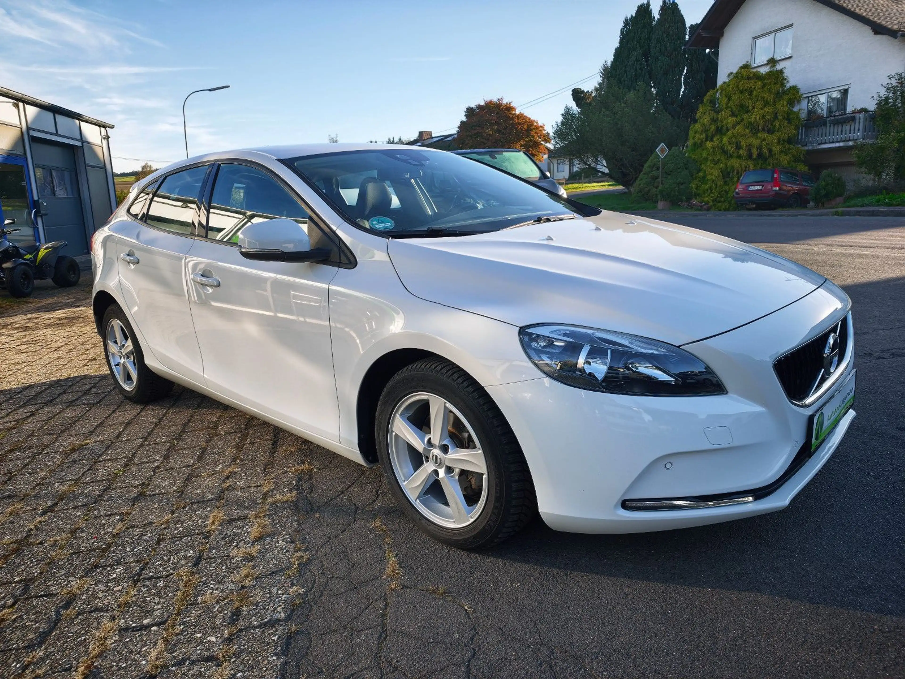 Volvo V40 Kinetic 2.0 TDI NAVI SITZHEIZUNG PDC+KAMERA — photo 5