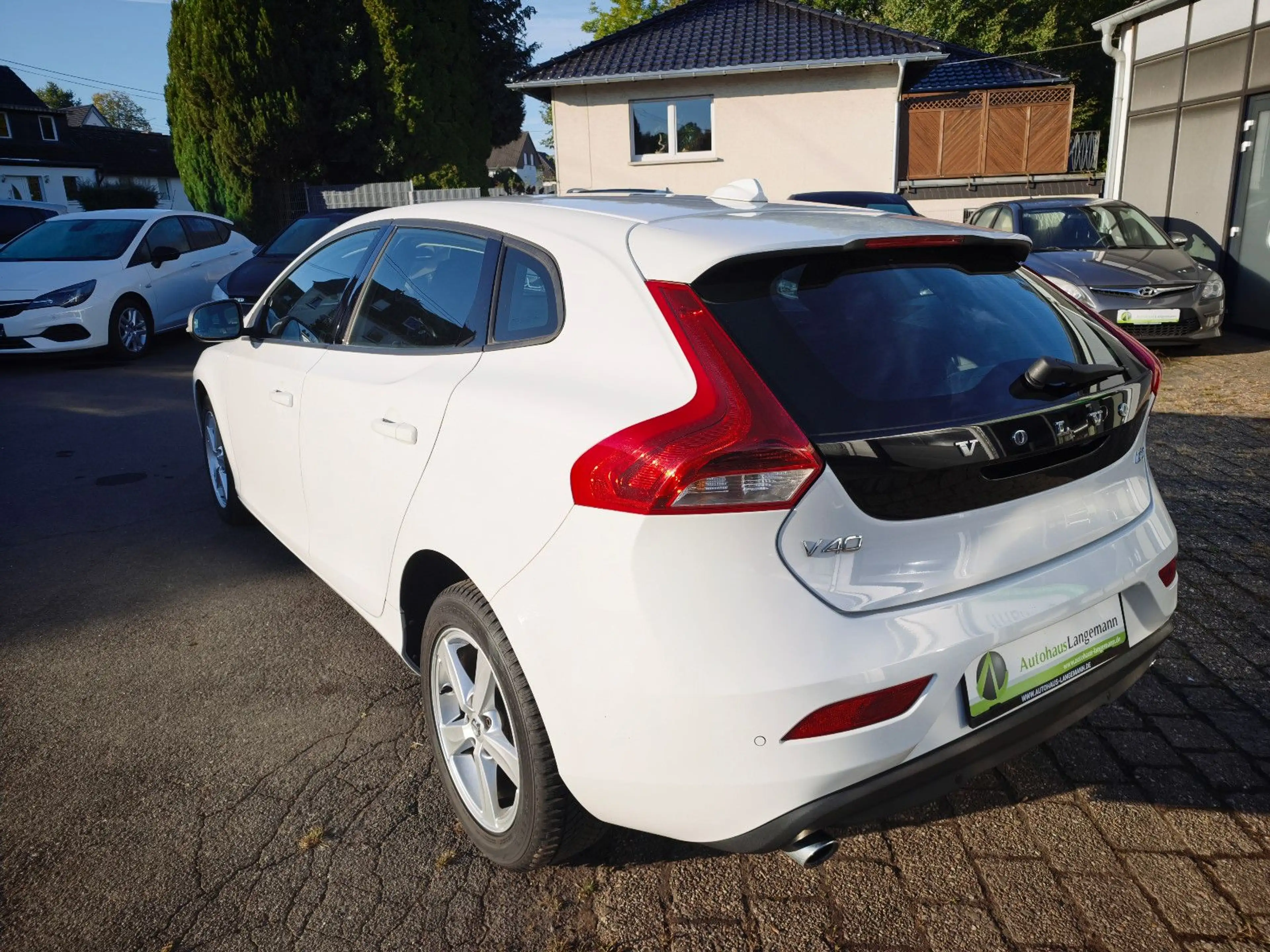 Volvo V40 Kinetic 2.0 TDI NAVI SITZHEIZUNG PDC+KAMERA — photo 8