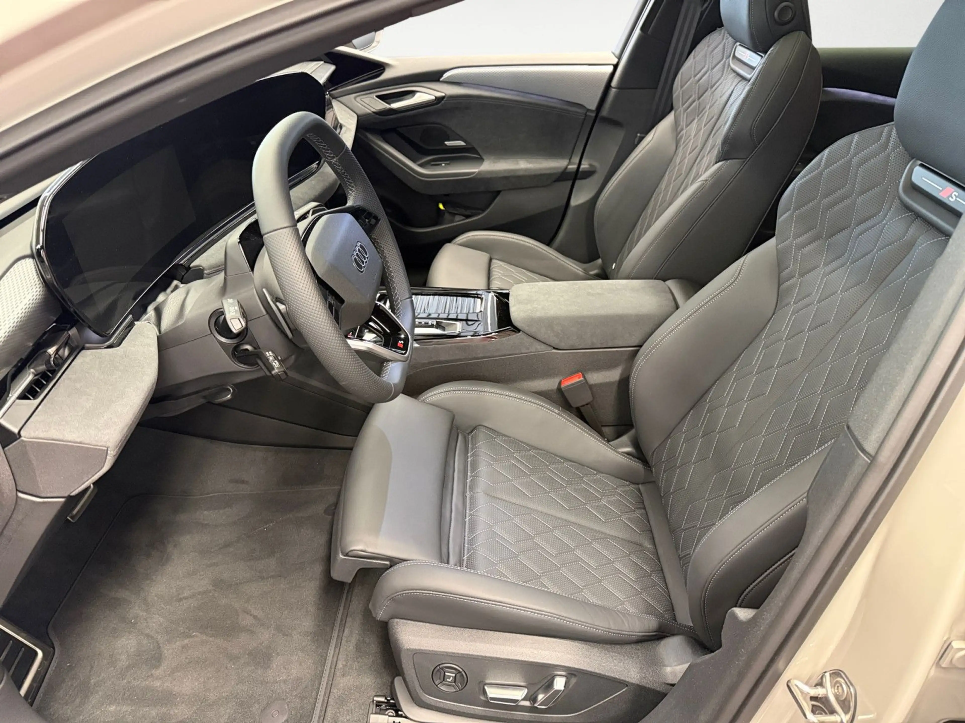 Audi S6 Sportback e-tron — photo 7
