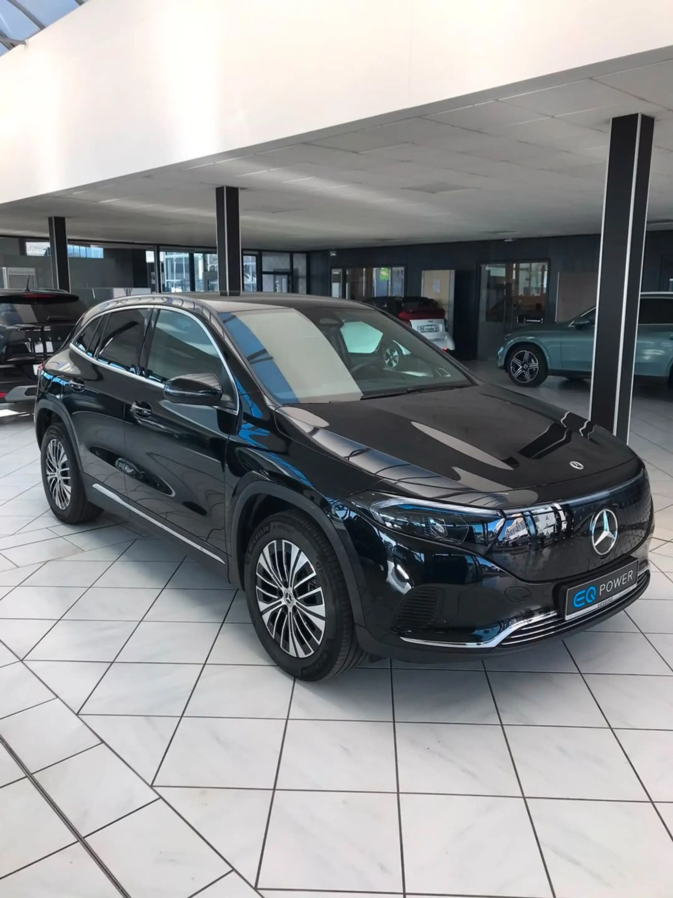 Mercedes-Benz EQA 250+ Progressive AHK Burmester Winterräder — photo 4