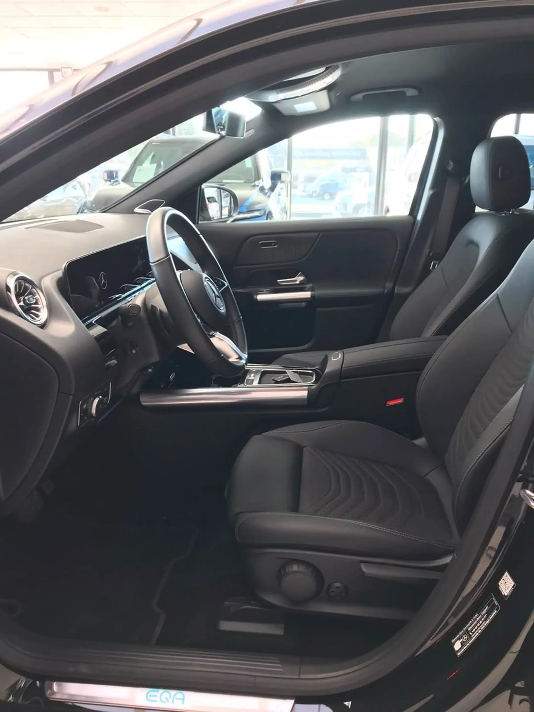 Mercedes-Benz EQA 250+ Progressive AHK Burmester Winterräder — photo 6
