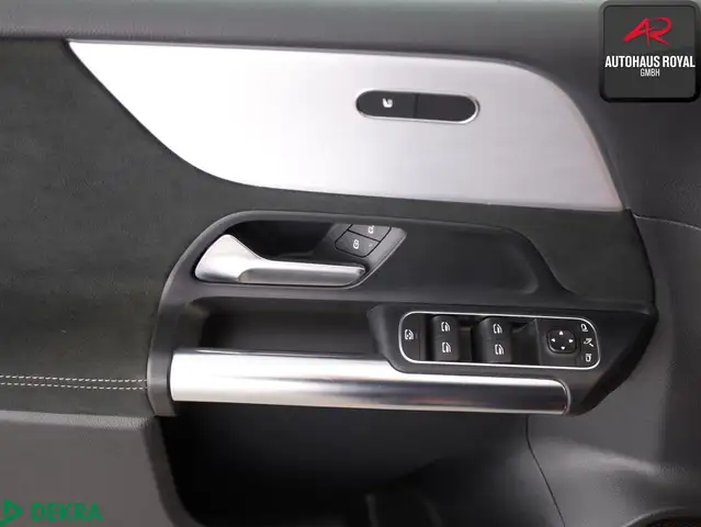 Mercedes-Benz B-Class view 13