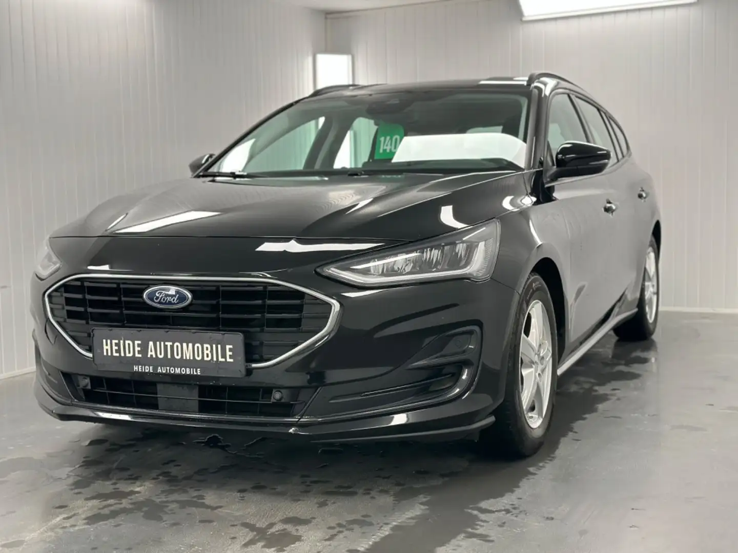 Ford Focus Turnier Cool & Connect Automatik Noir - 1