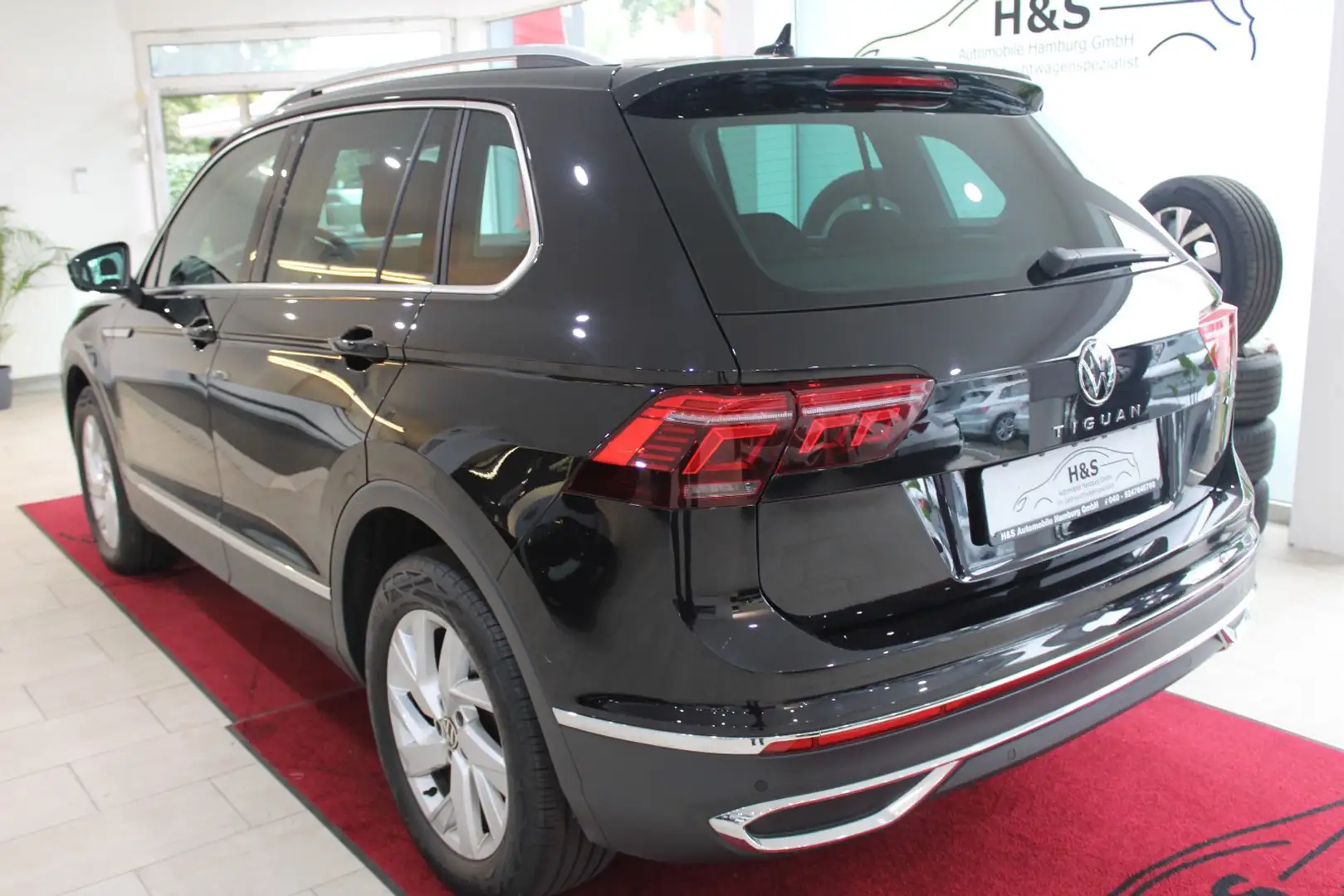 Volkswagen Tiguan Elegance 4Motion Schwarz - 2