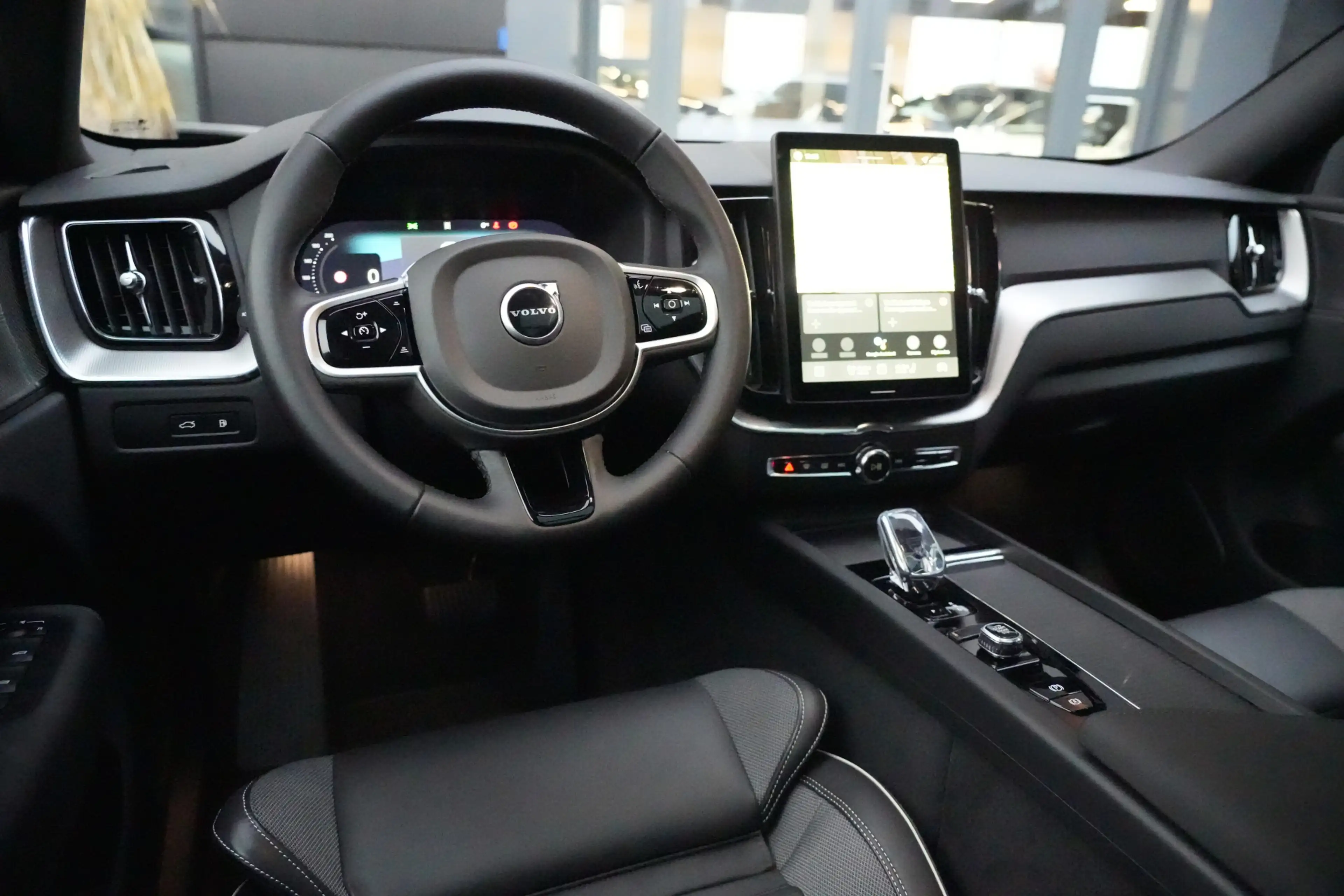Volvo XC60 2.0 T8 FACELIFT Plug-in hybrid AWD Black Edition | — photo 12