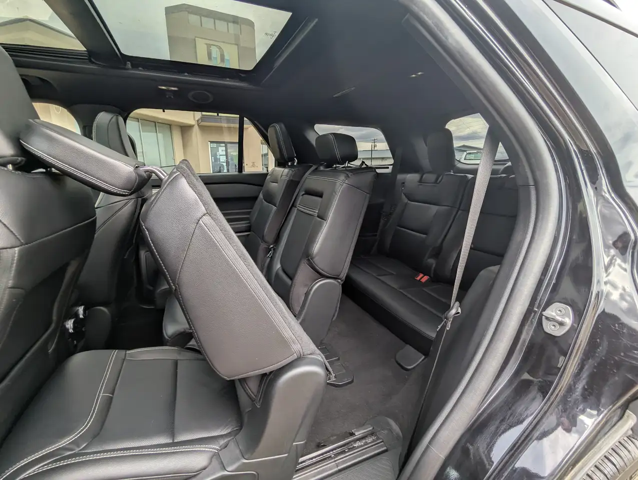 Ford Explorer photo Ford Explorer