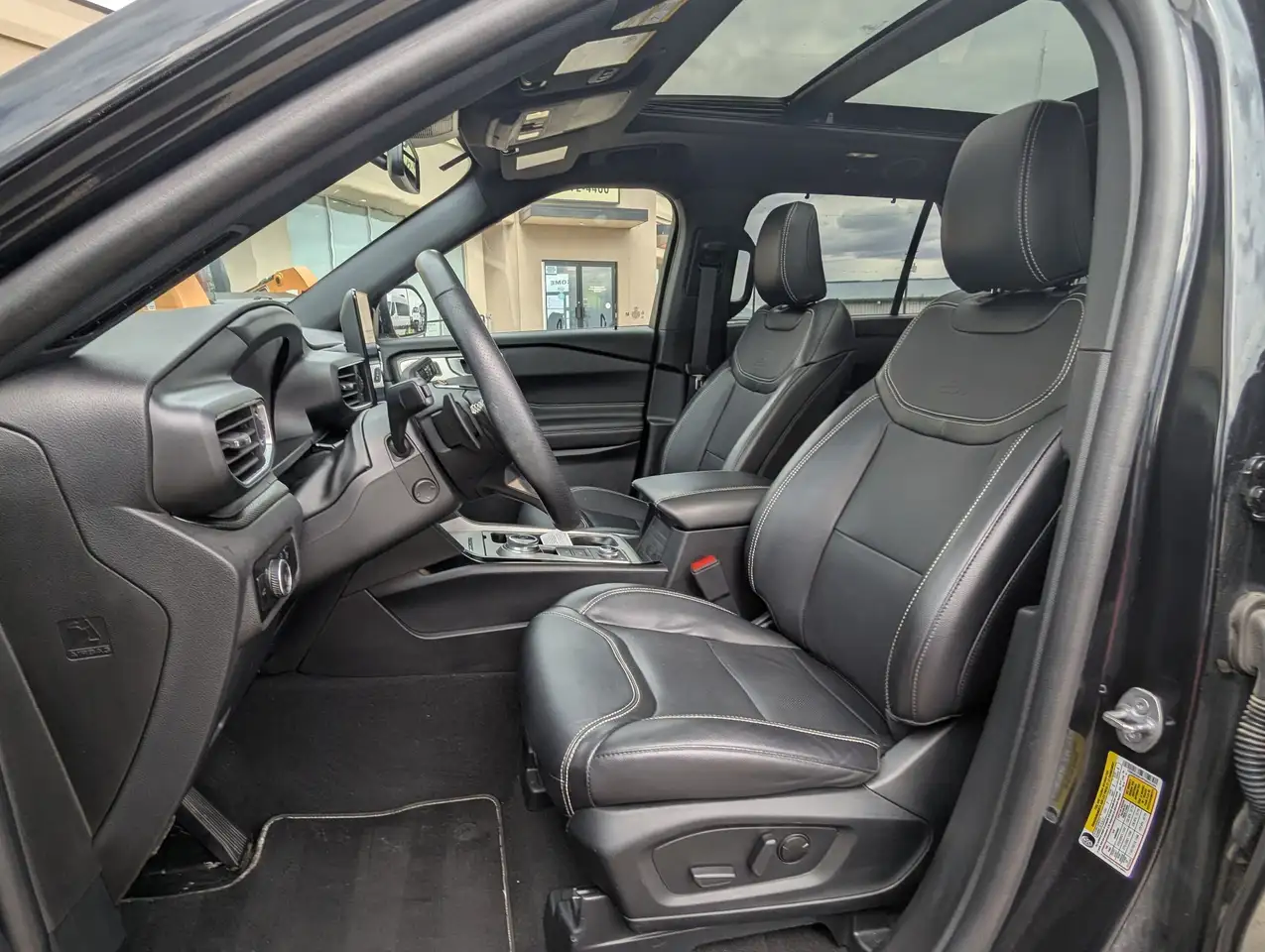 Ford Explorer photo Ford Explorer