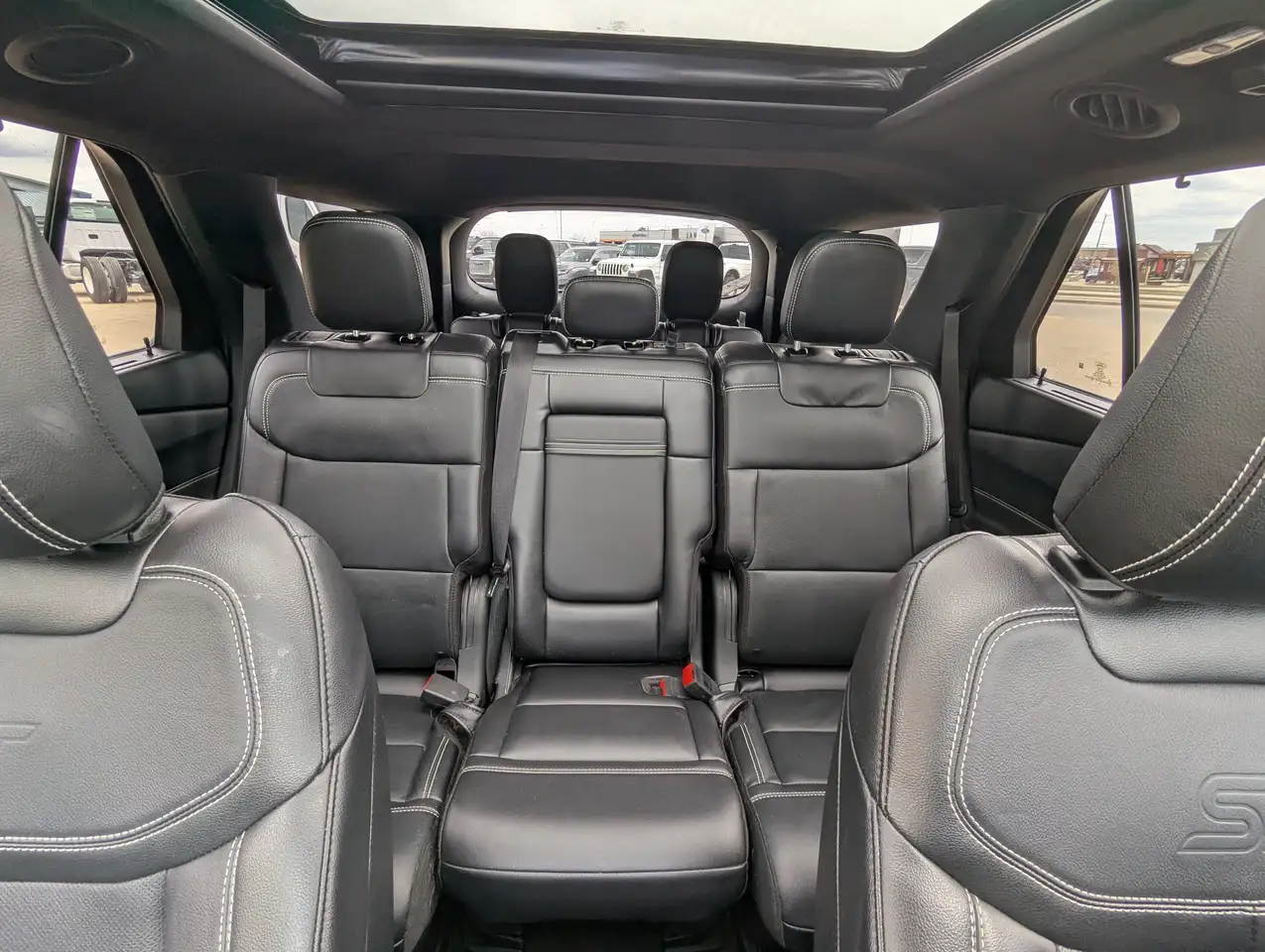 Ford Explorer photo Ford Explorer