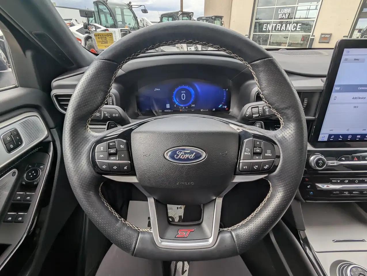 Ford Explorer photo Ford Explorer