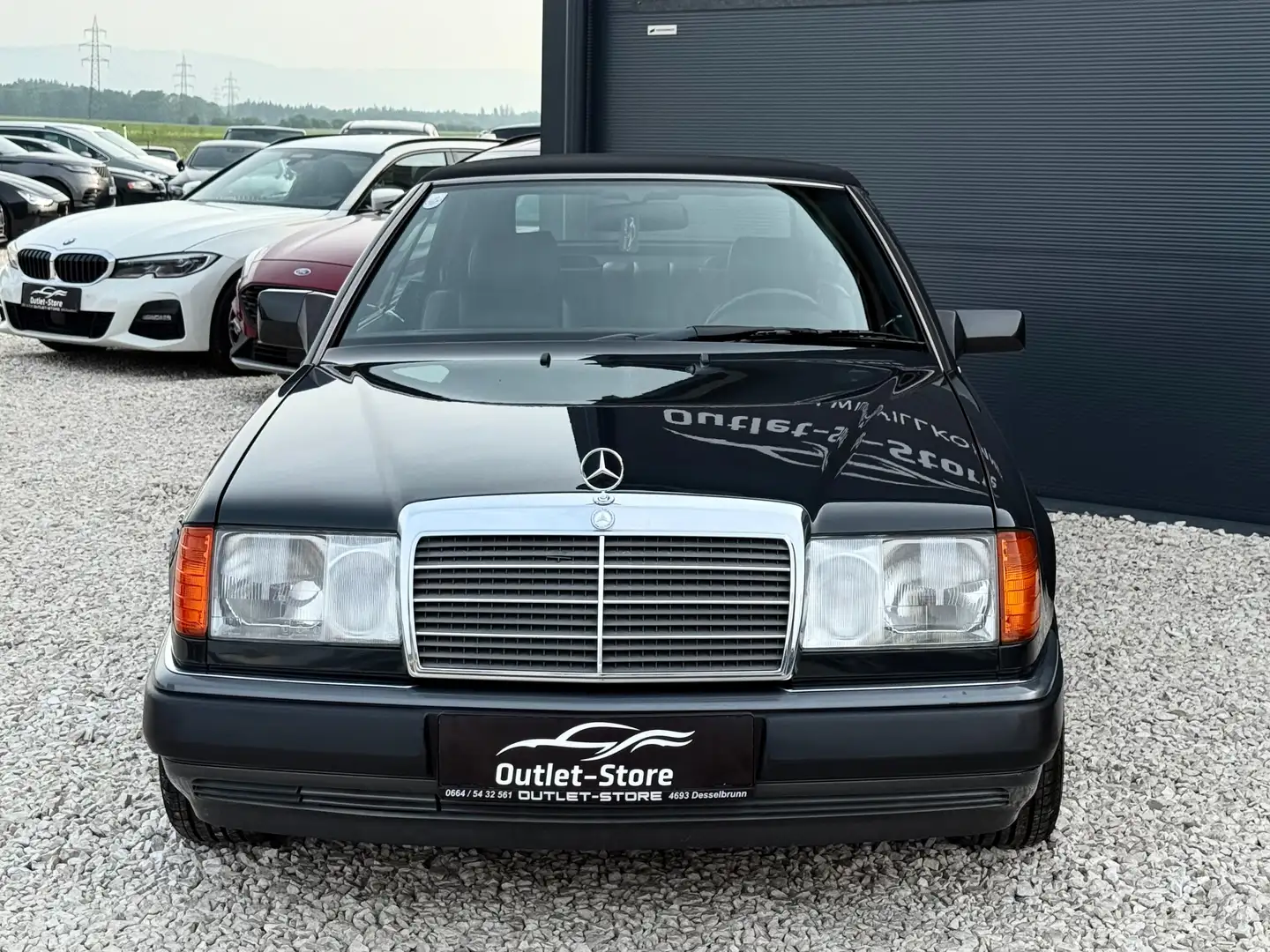Mercedes-Benz E 300 CE-24 Cabr. Aut.*Klimaautomatik*ARBÖ-Pickerl* Noir - 2