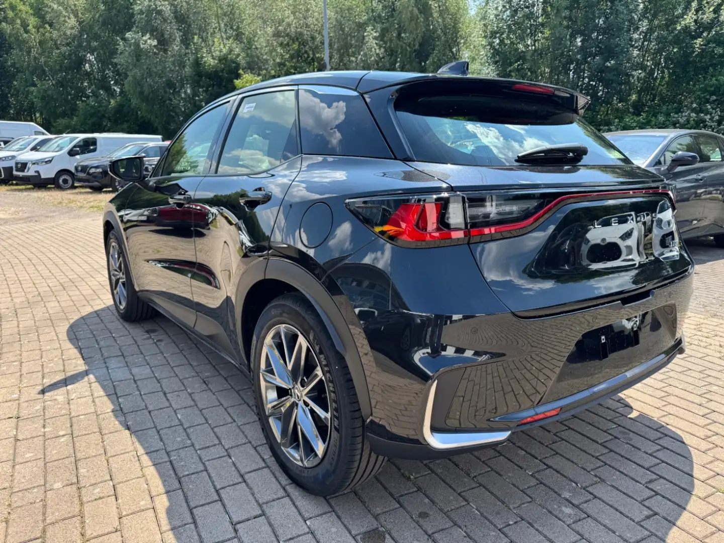 Lexus LBX 1.5 (FWD) Elegant Black Edition FLA SpurH Noir - 2