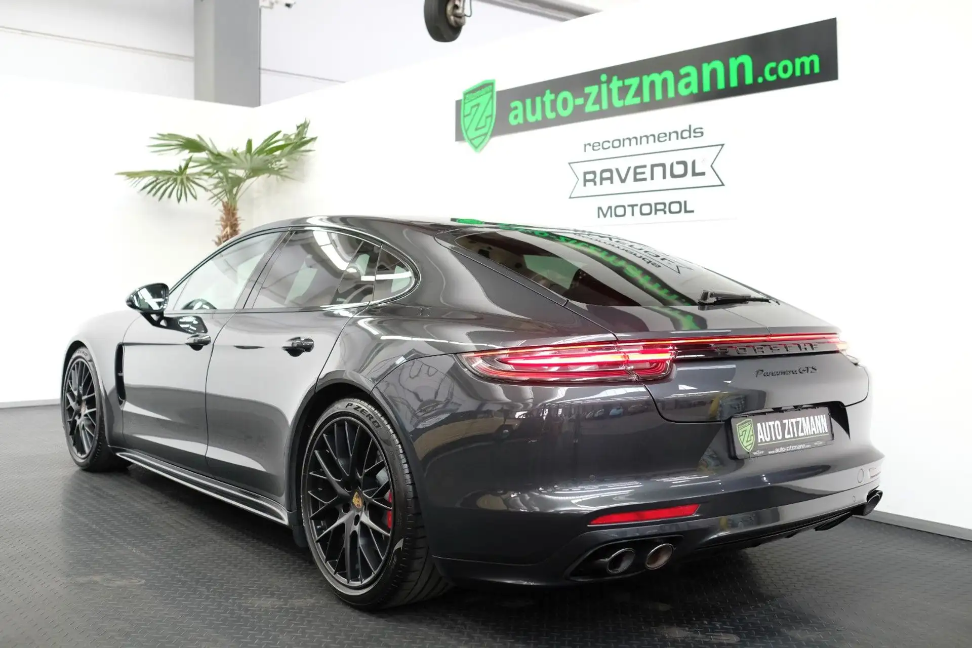 포르쉐 Porsche Panamera GTS 2019 건메탈 사진 6