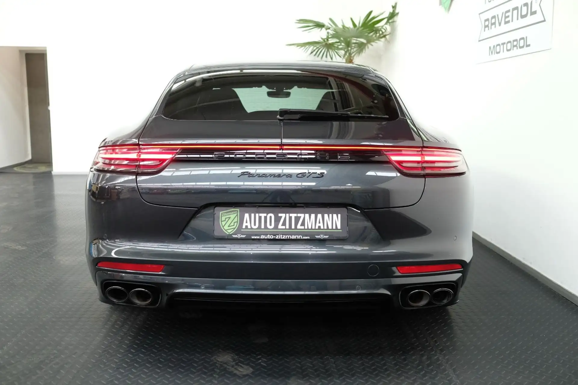 포르쉐 Porsche Panamera GTS 2019 건메탈 사진 7