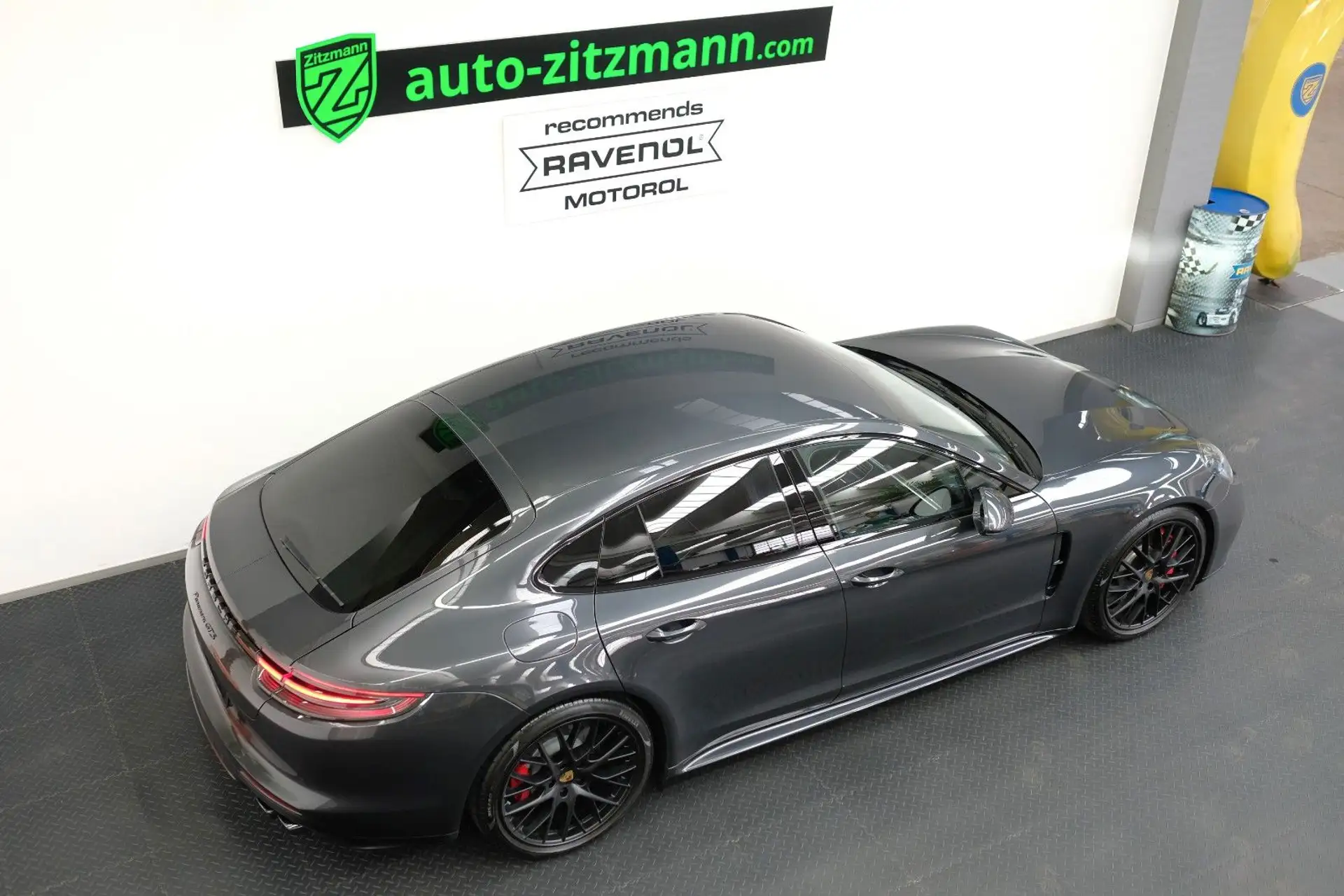 포르쉐 Porsche Panamera GTS 2019 건메탈 사진 5