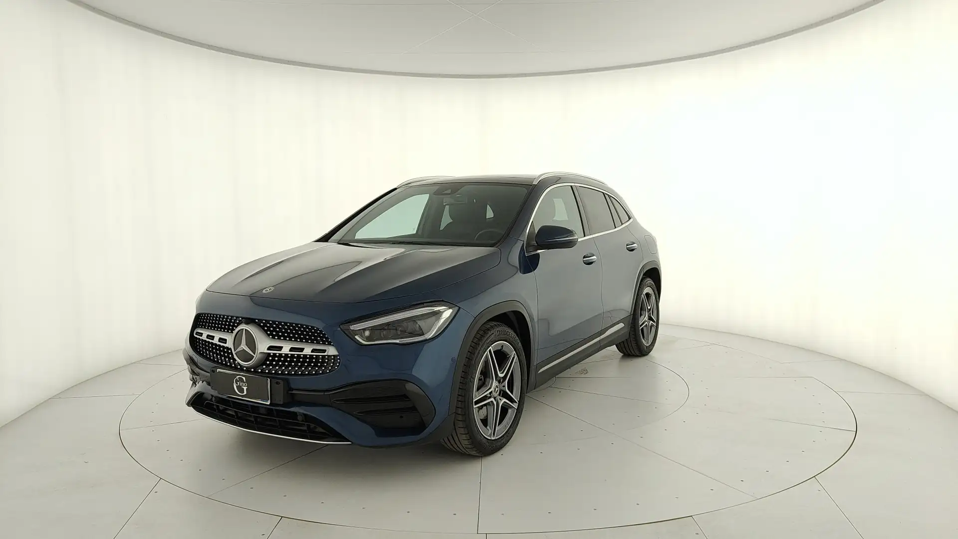Mercedes-Benz GLA 200 d Premium 4matic auto Blauw - 1