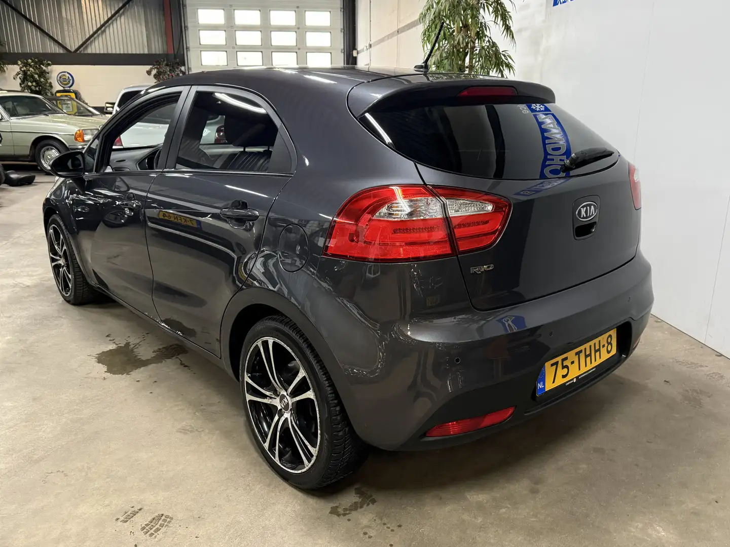 Kia Rio 1.2 CVVT Super Pack Gris - 2