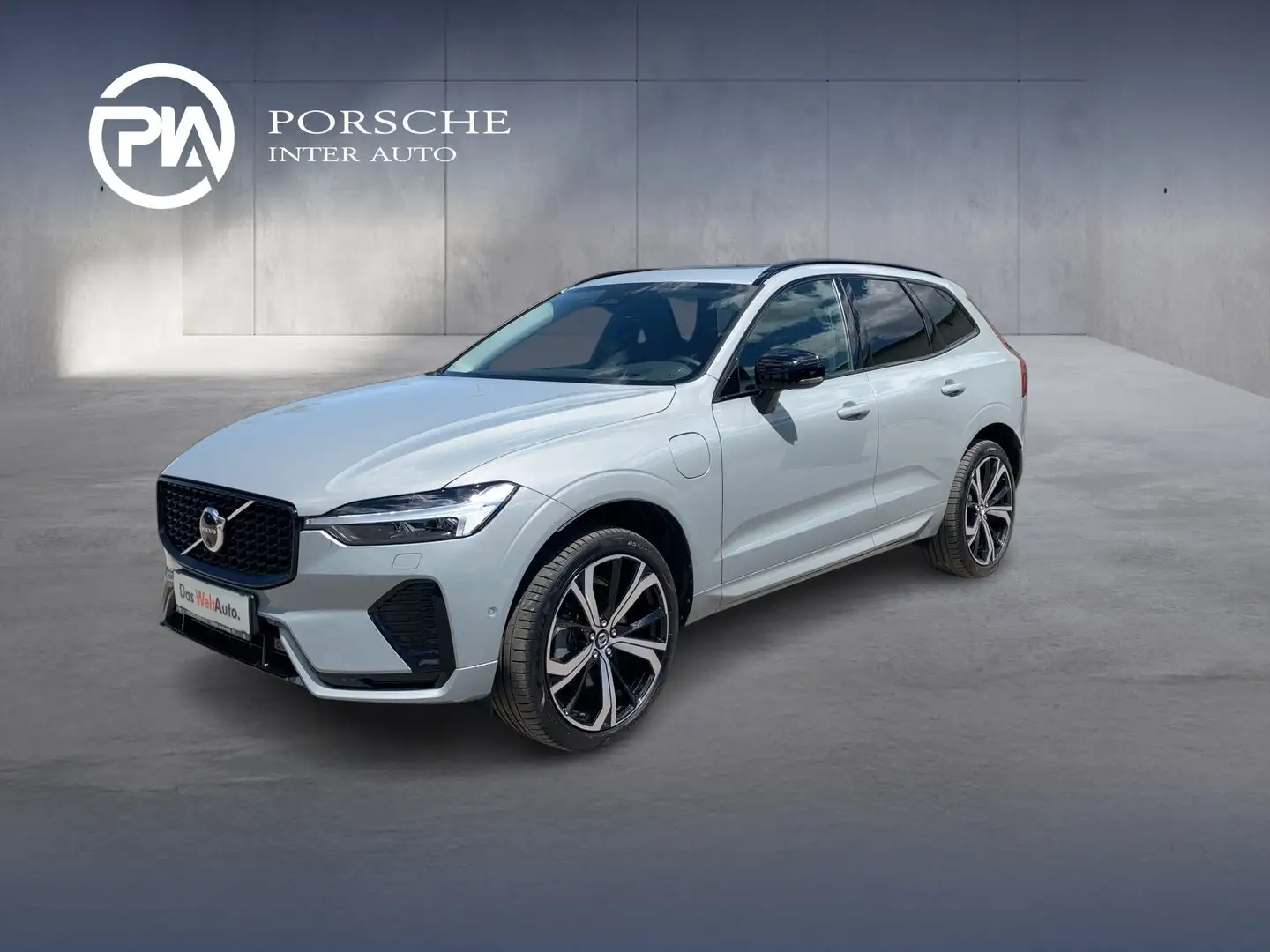 Volvo XC60 T6 AWD Recharge PHEV Ultimate Dark Geartronic Grau - 1