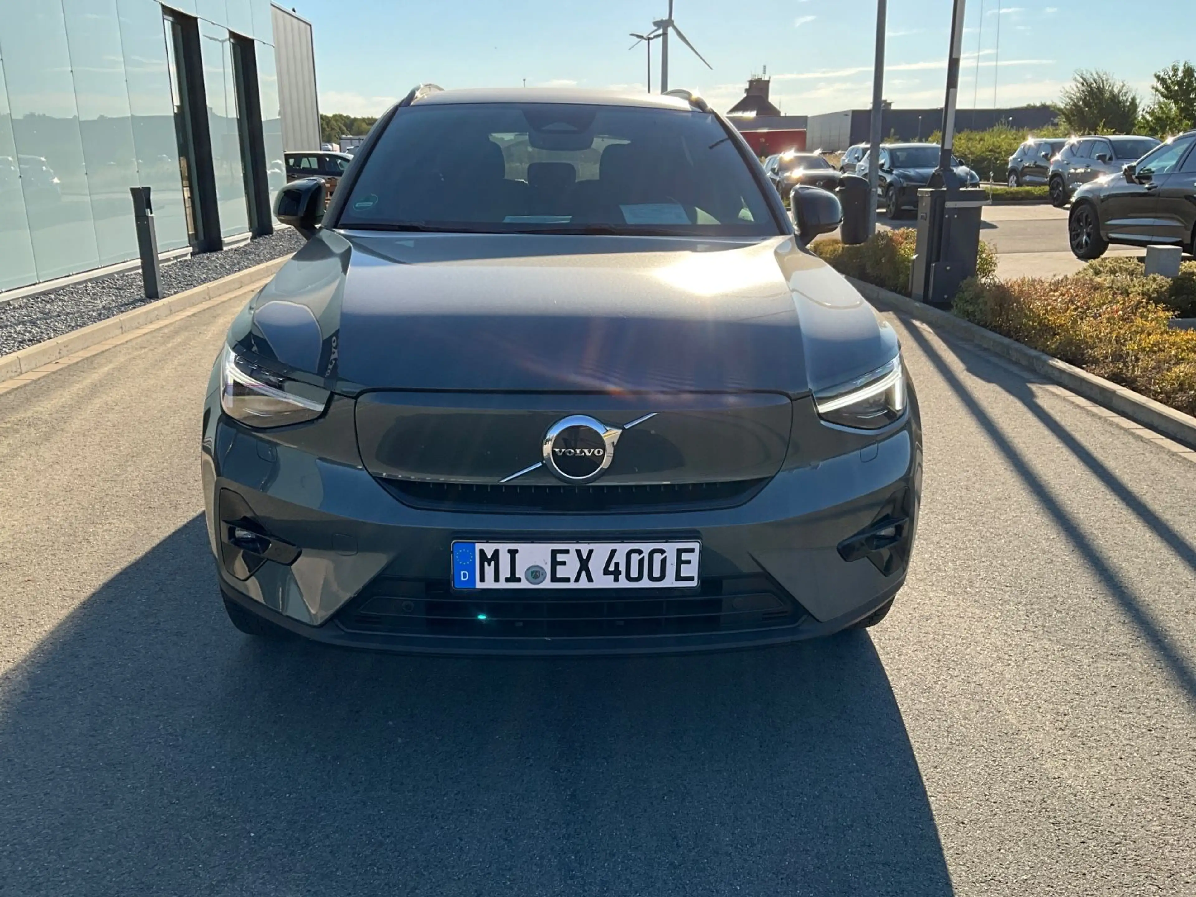 Volvo EX40 185 kW Single Motor Extended Range RWD Plus — photo 8