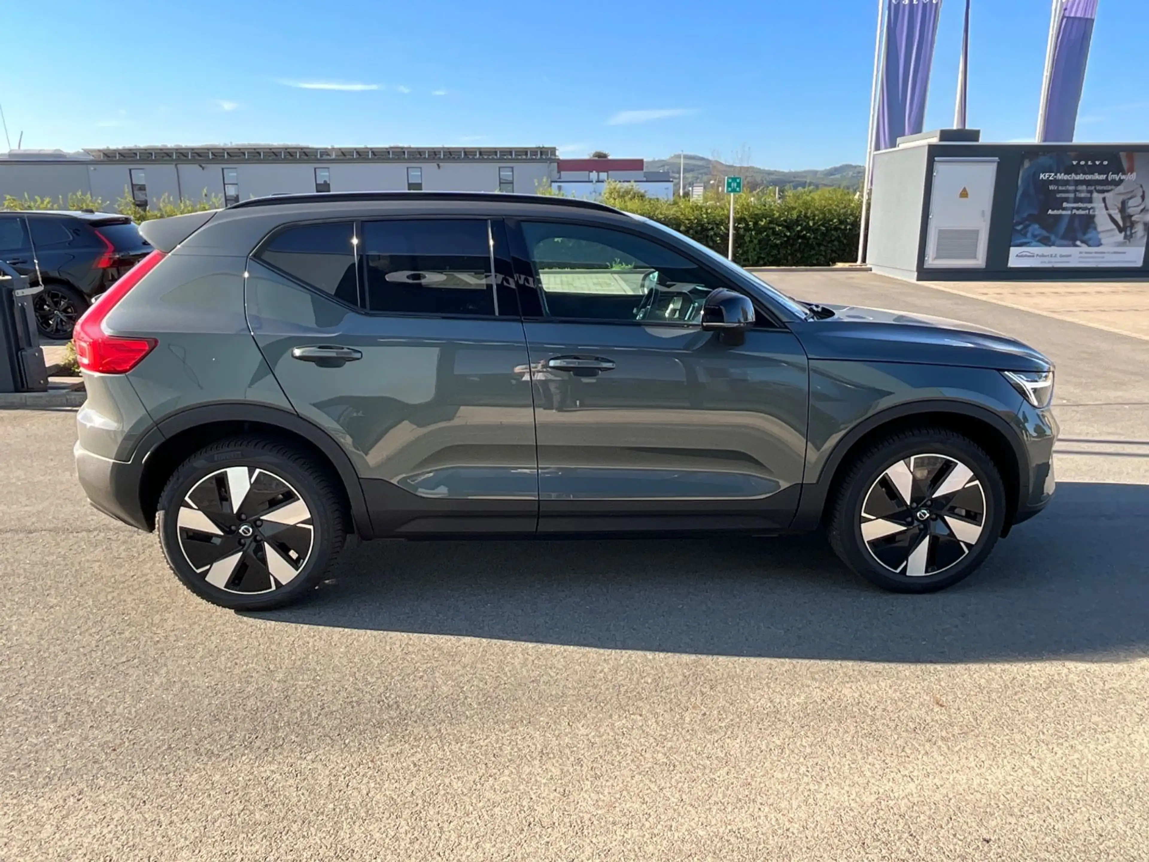 Volvo EX40 185 kW Single Motor Extended Range RWD Plus — photo 6