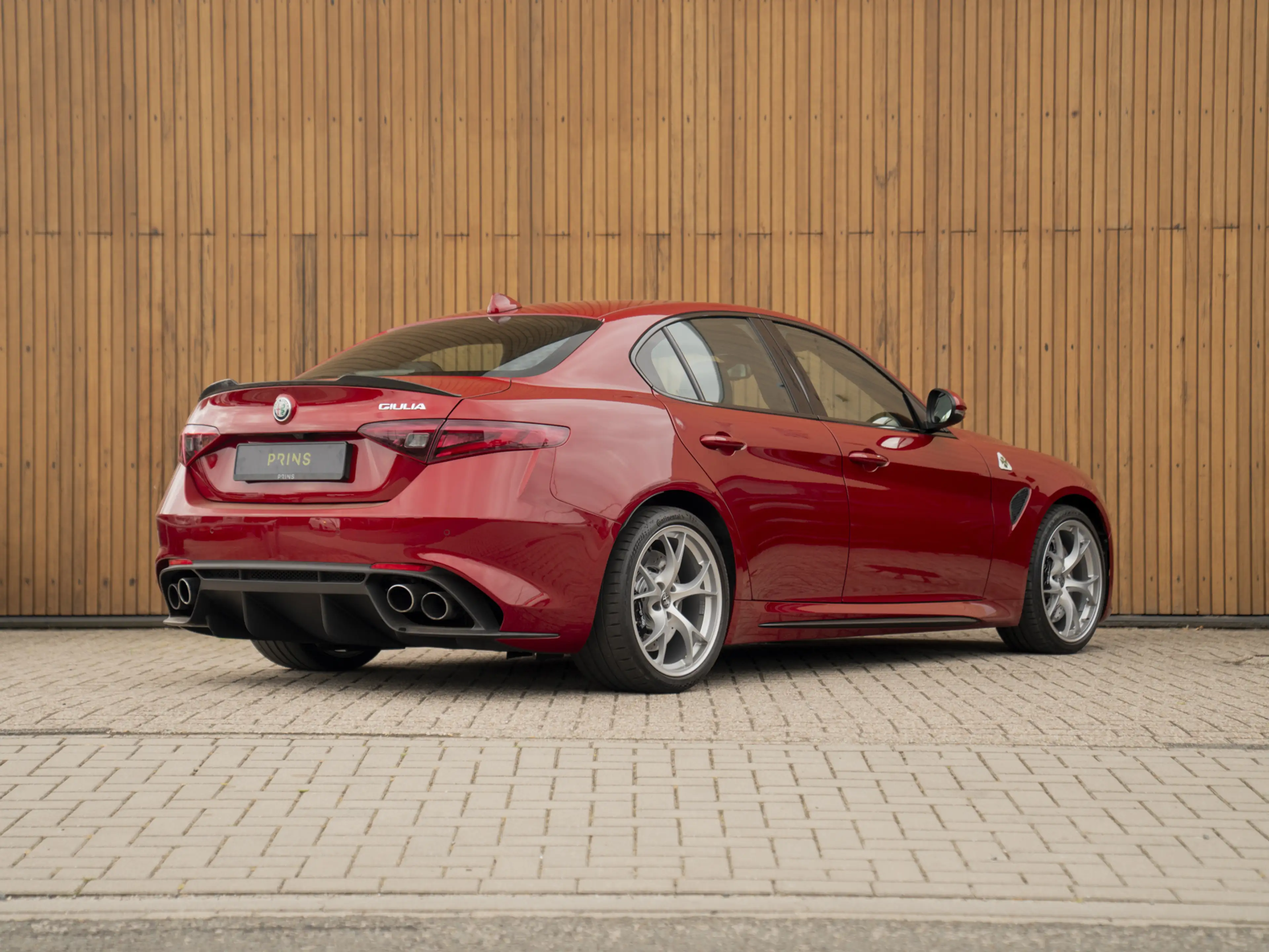 Alfa Romeo Giulia 2.9 V6 Quadrifoglio | Manual! — photo 4