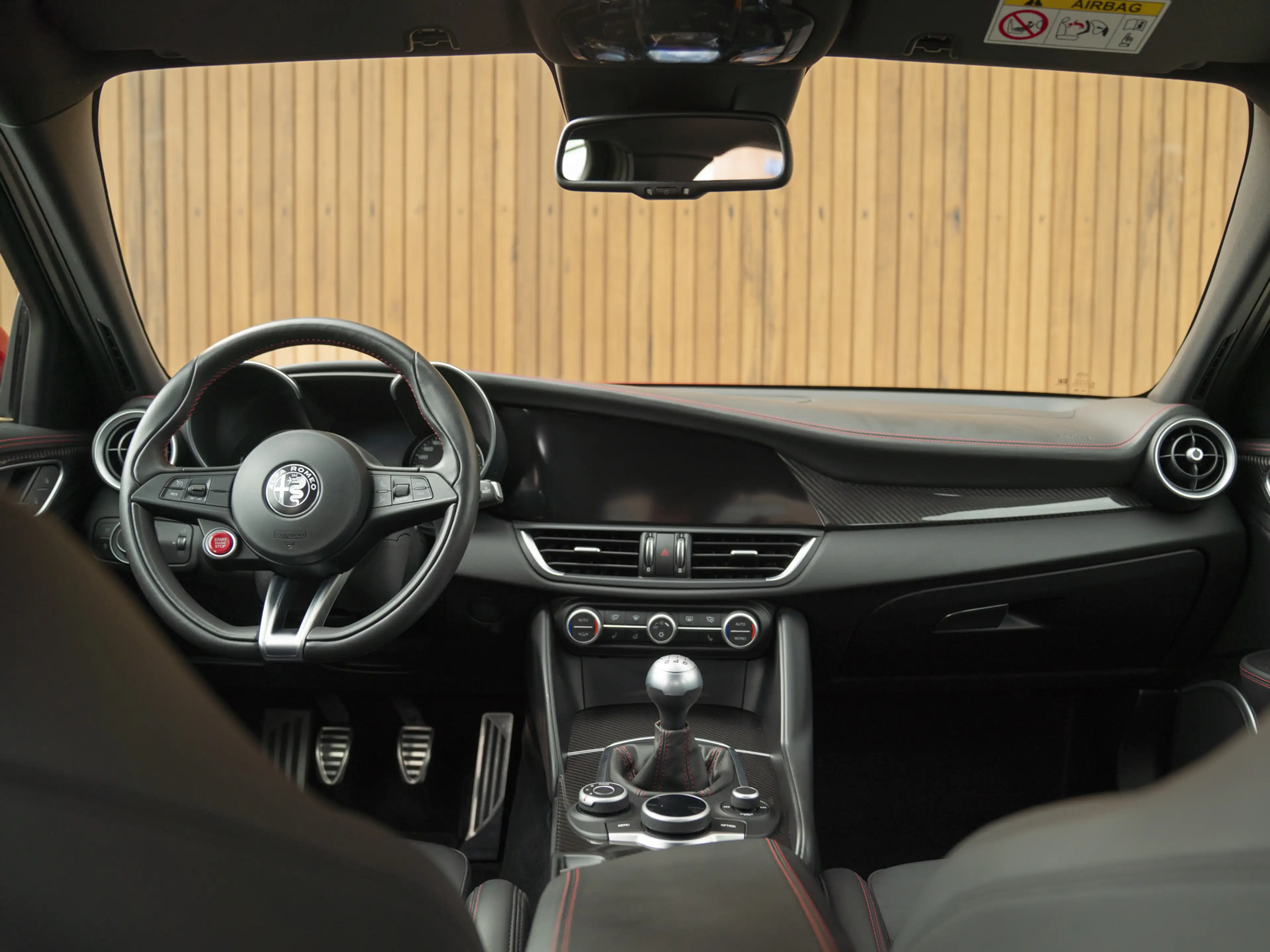 Alfa Romeo Giulia 2.9 V6 Quadrifoglio | Manual! — photo 10