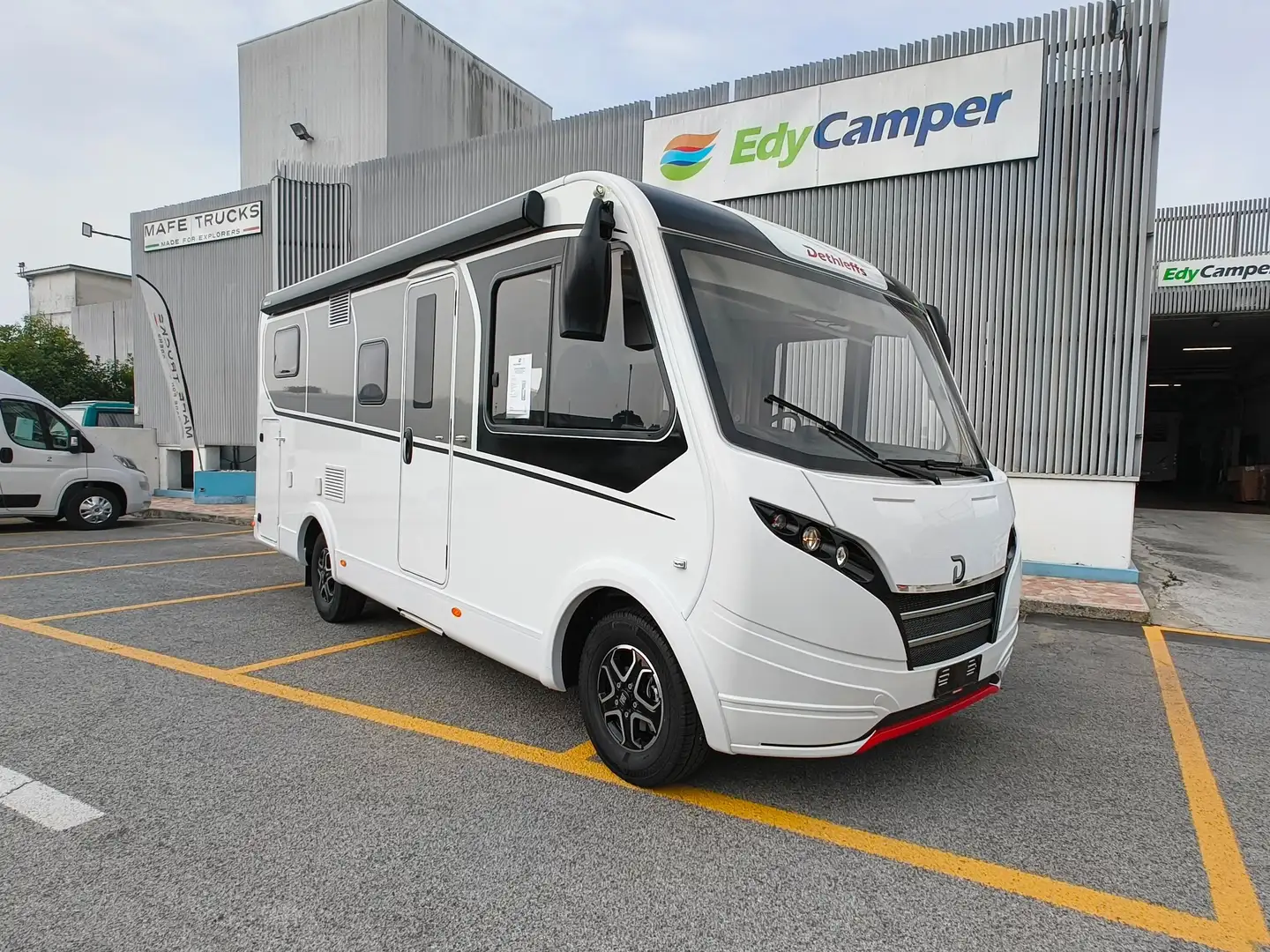 Dethleffs GLOBEBUS I004 letti gemelli Weiß - 1