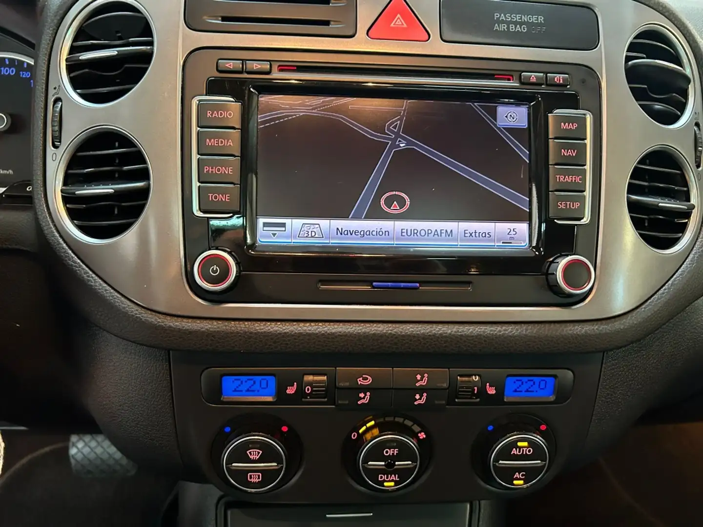 Volkswagen Tiguan 2.0TDI Sport Tiptronic Blau - 2