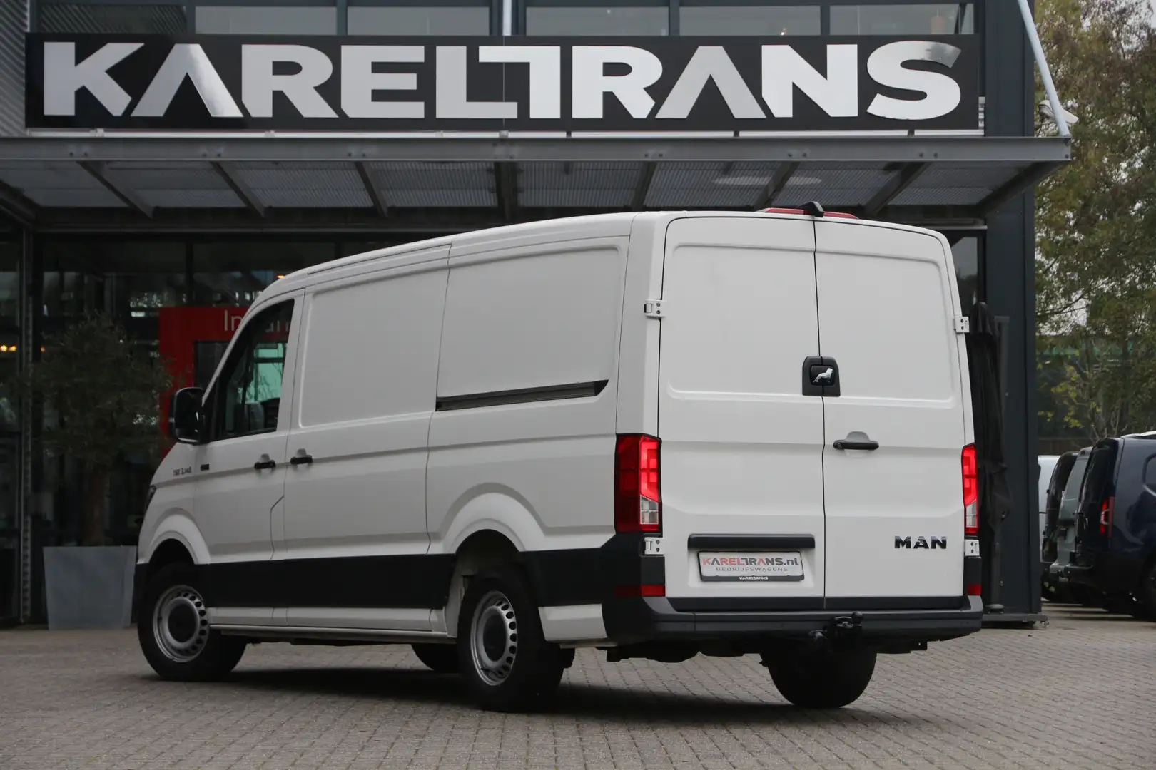 Volkswagen Crafter 2.0 TDI 140 | 4x4 / 4Motion | 2x Schuifdeur | Stan Blanco - 2