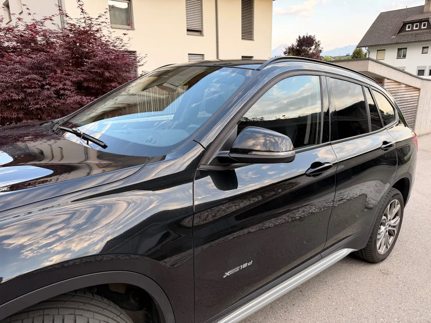 BMW X1 X1 xDrive18d xLine xLine Schwarz - 2