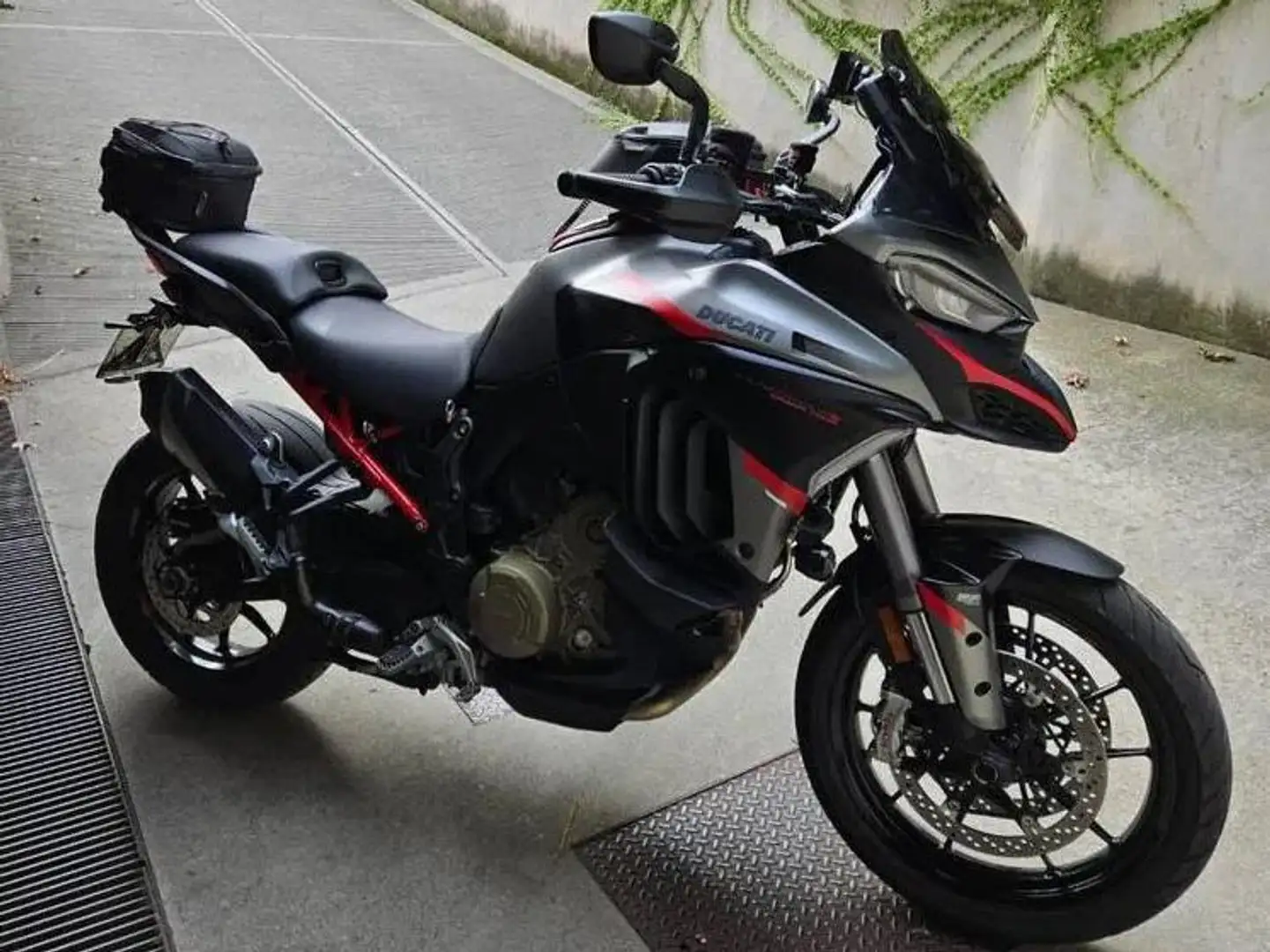 Ducati Multistrada V4 S Grand Tour Grigio - 1