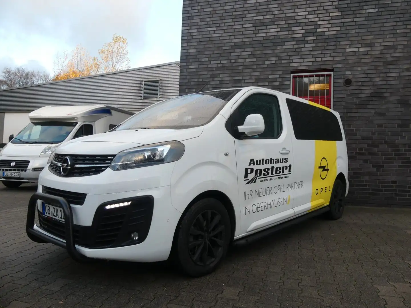 Opel Zafira Life Tourer ,Autom.,Leder,Naviagation,AHK Bílá - 1