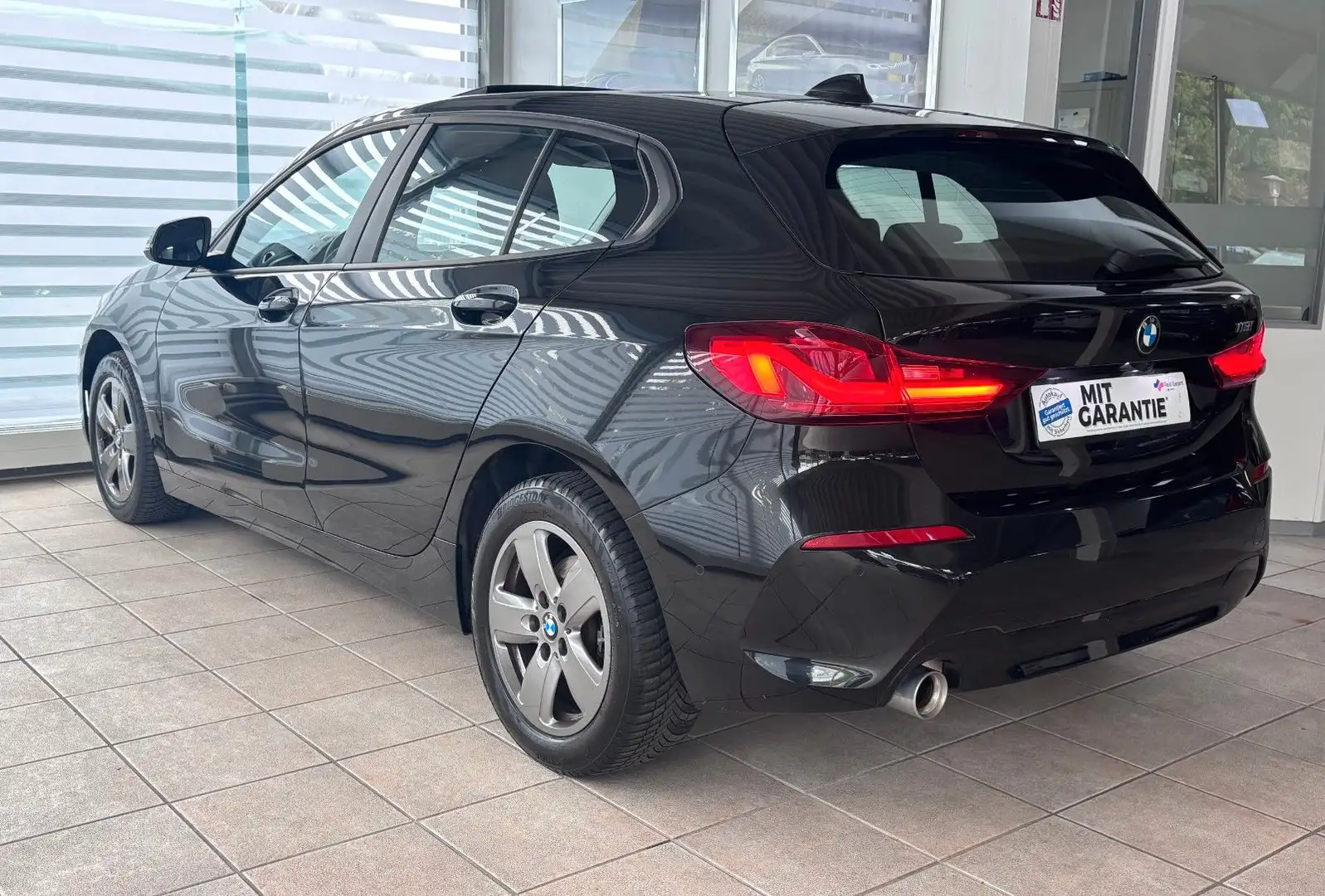 BMW 118 i Aut. PANO Kamera HiFi LED Unfallfrei Noir - 2