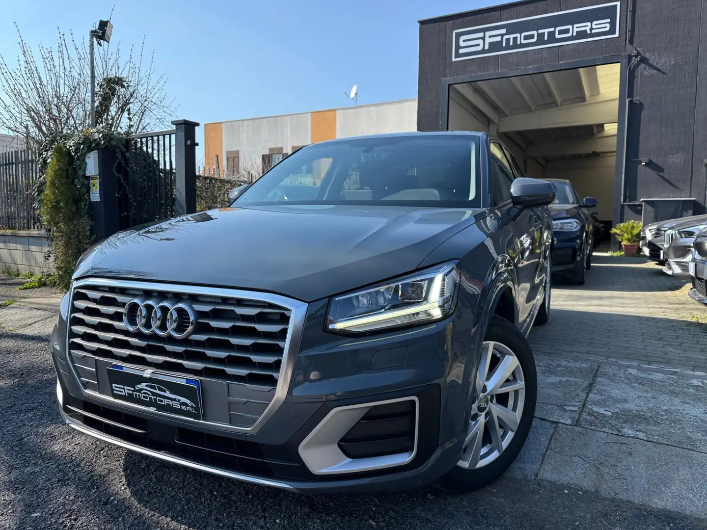 Audi Q2 35 TFSI S tronic Admired Advanced Gris - 2