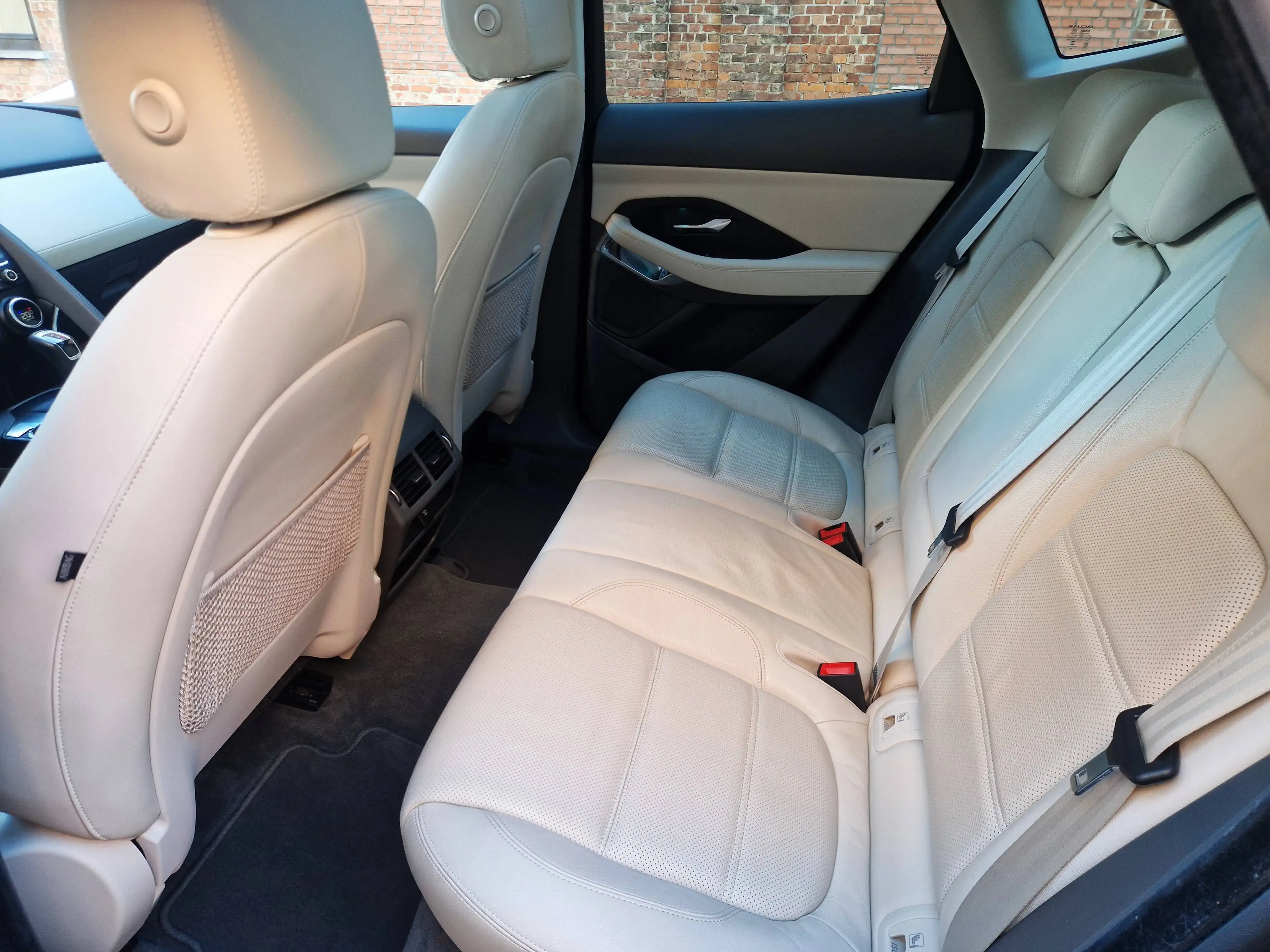 Jaguar E-Pace E-Pace 2.0 T AWD — photo 15