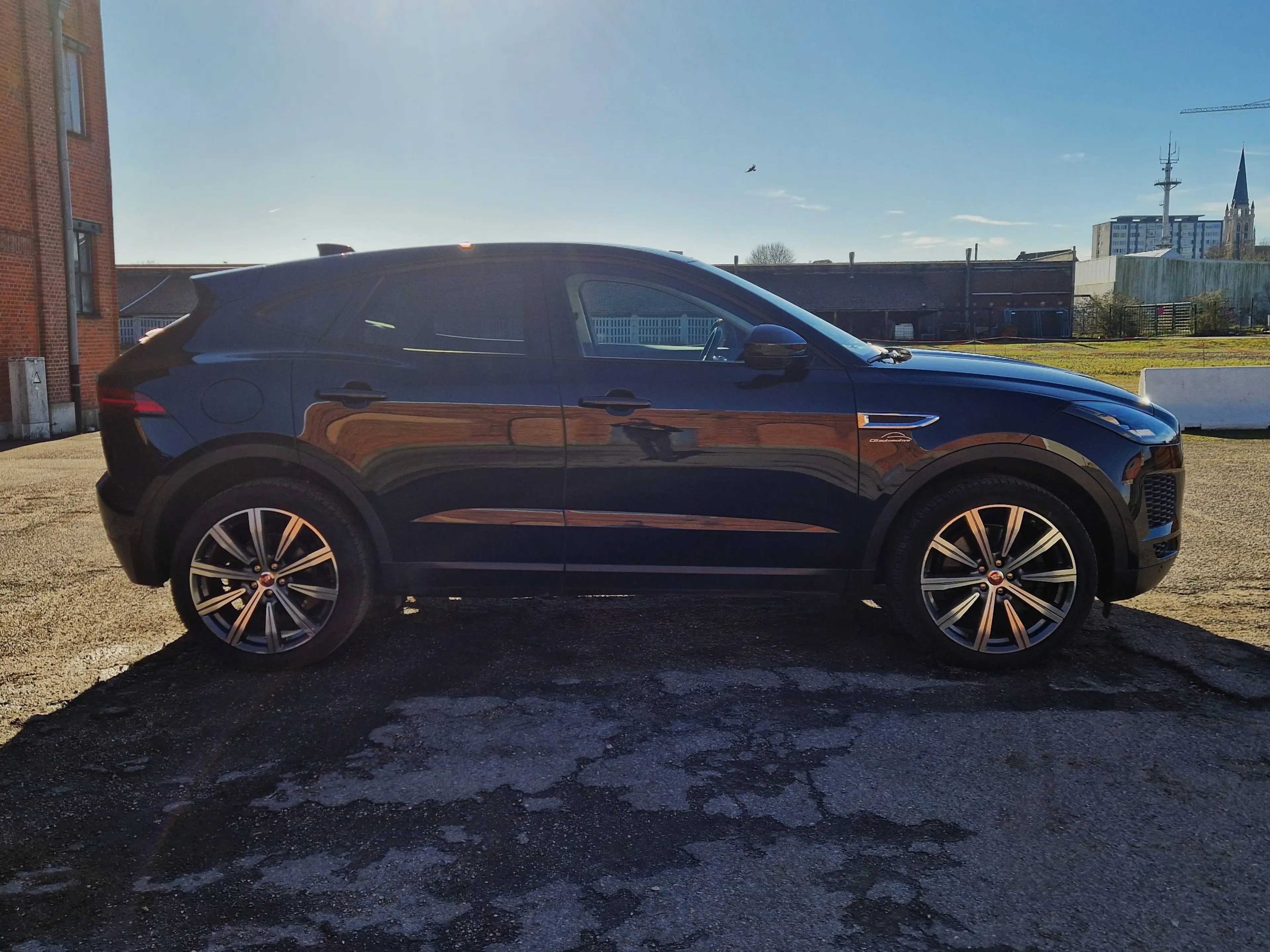 Jaguar E-Pace E-Pace 2.0 T AWD — photo 3