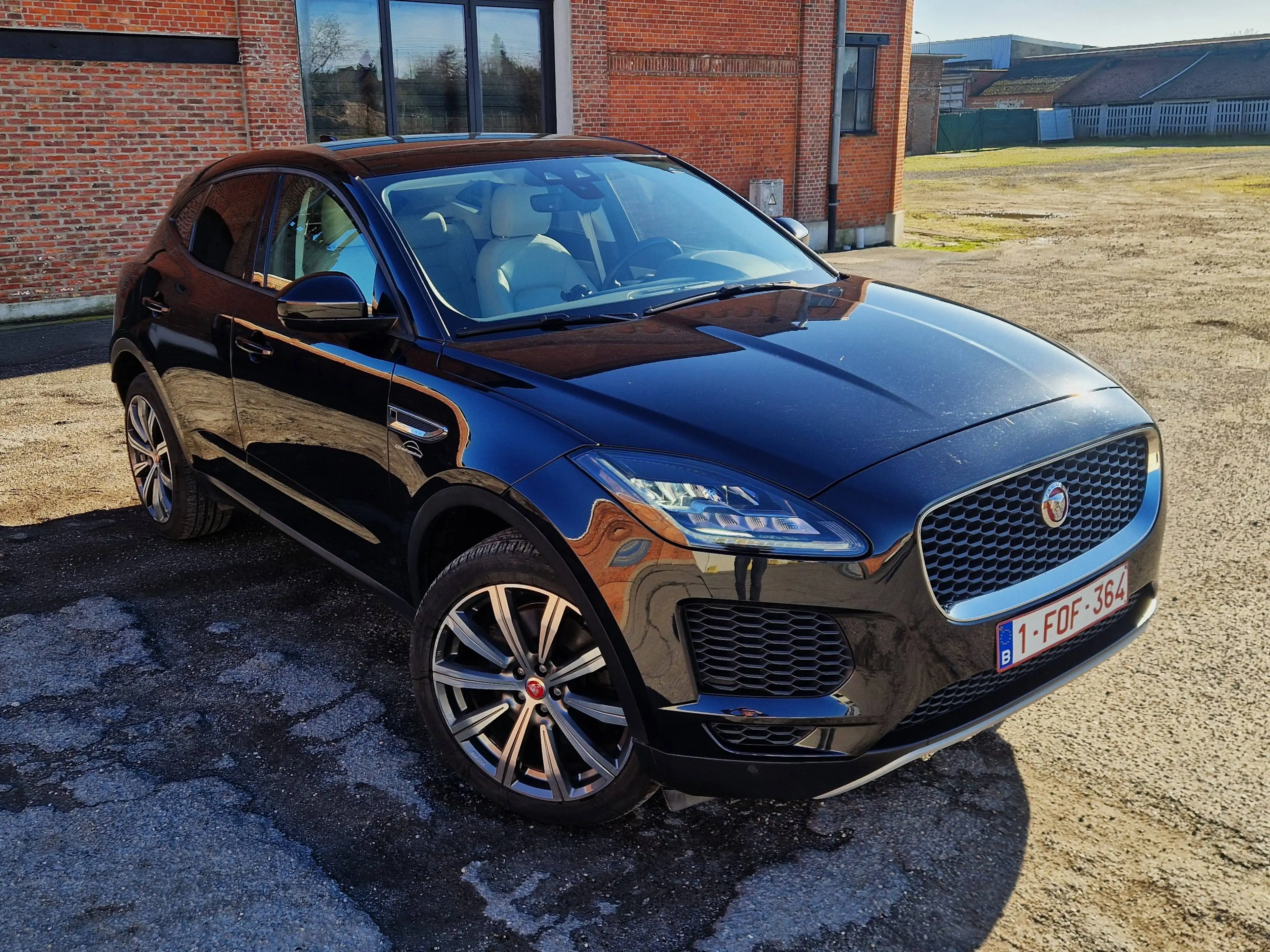 Jaguar E-Pace E-Pace 2.0 T AWD — photo 2