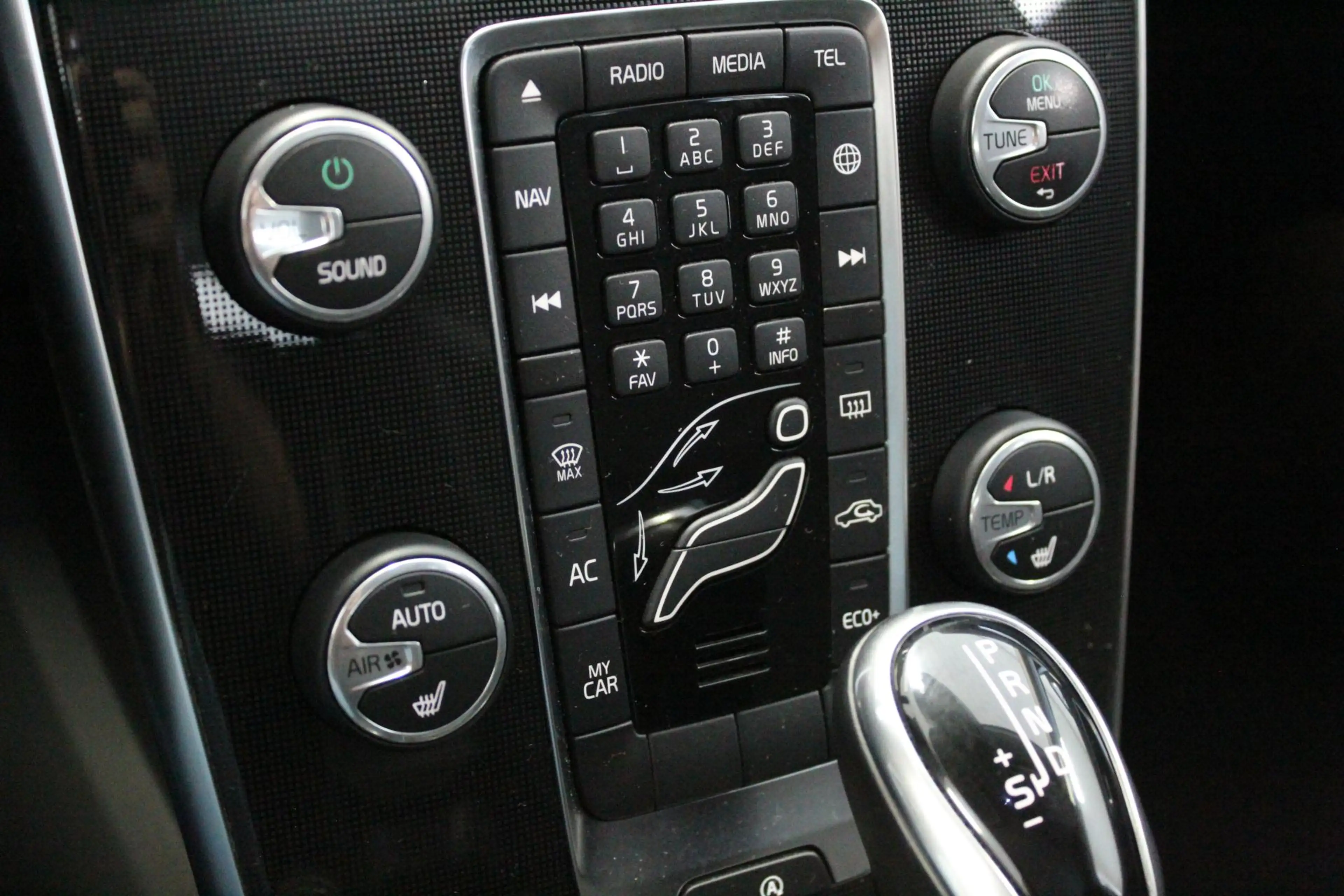 Volvo V40 1.5 T2 Polar+ AFN-TREKHAAK | NAVIGAIE | BLUETOOTH — photo 15