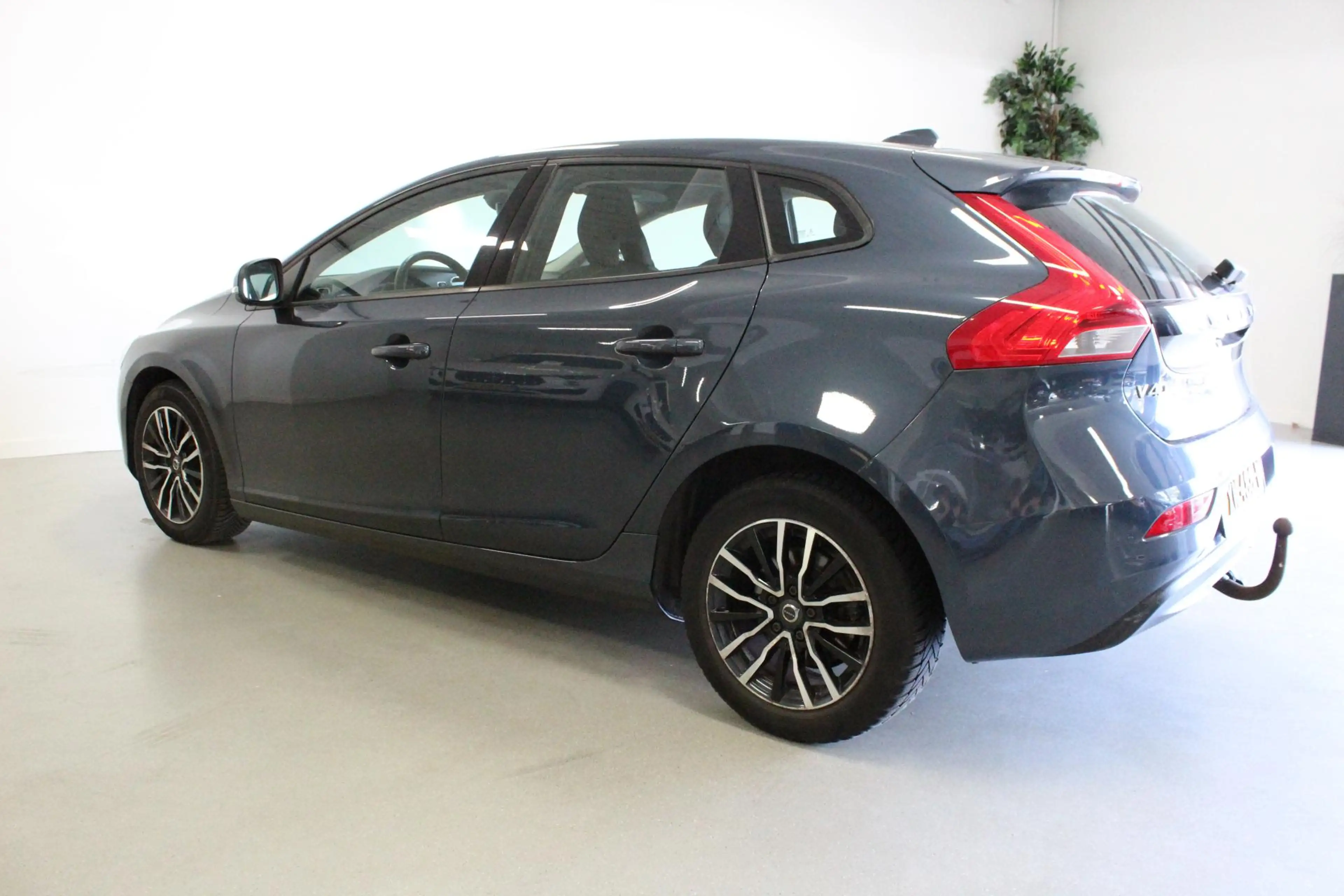 Volvo V40 1.5 T2 Polar+ AFN-TREKHAAK | NAVIGAIE | BLUETOOTH — photo 6