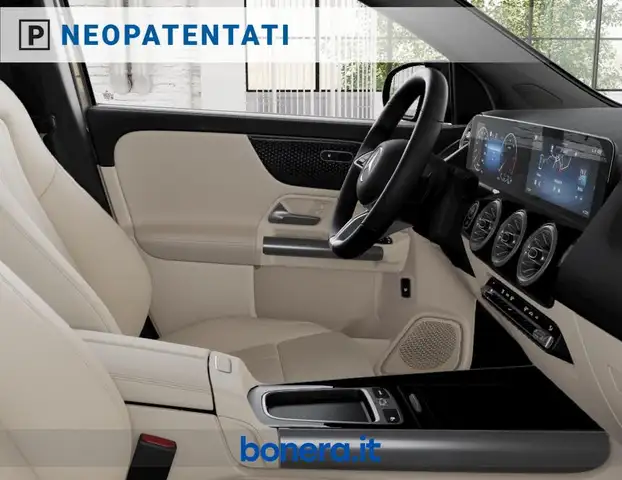 Mercedes-Benz Gla view 7