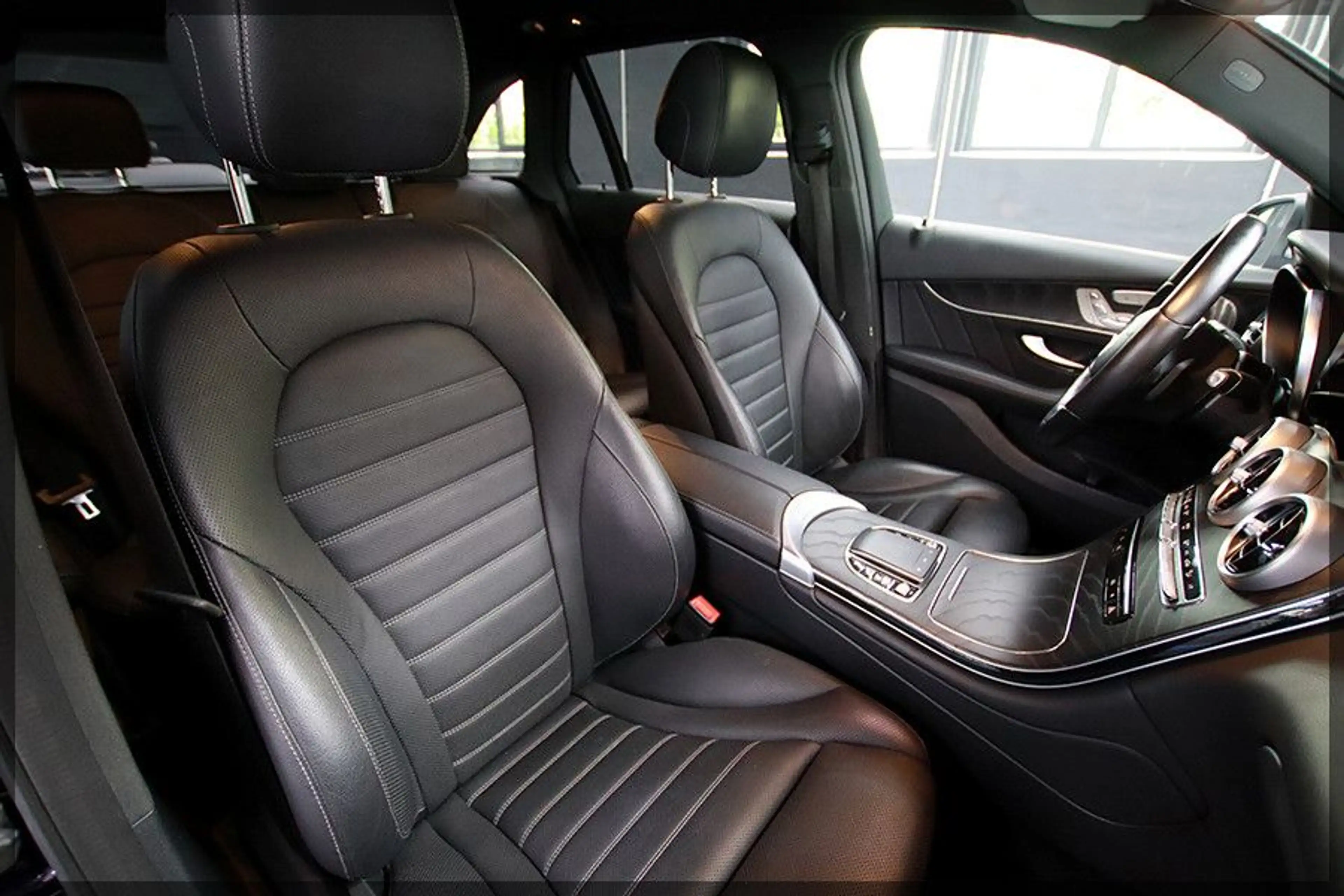 Mercedes-Benz GLC 400 d 4MATIC AMG PANO / CAM / PDC — photo 14