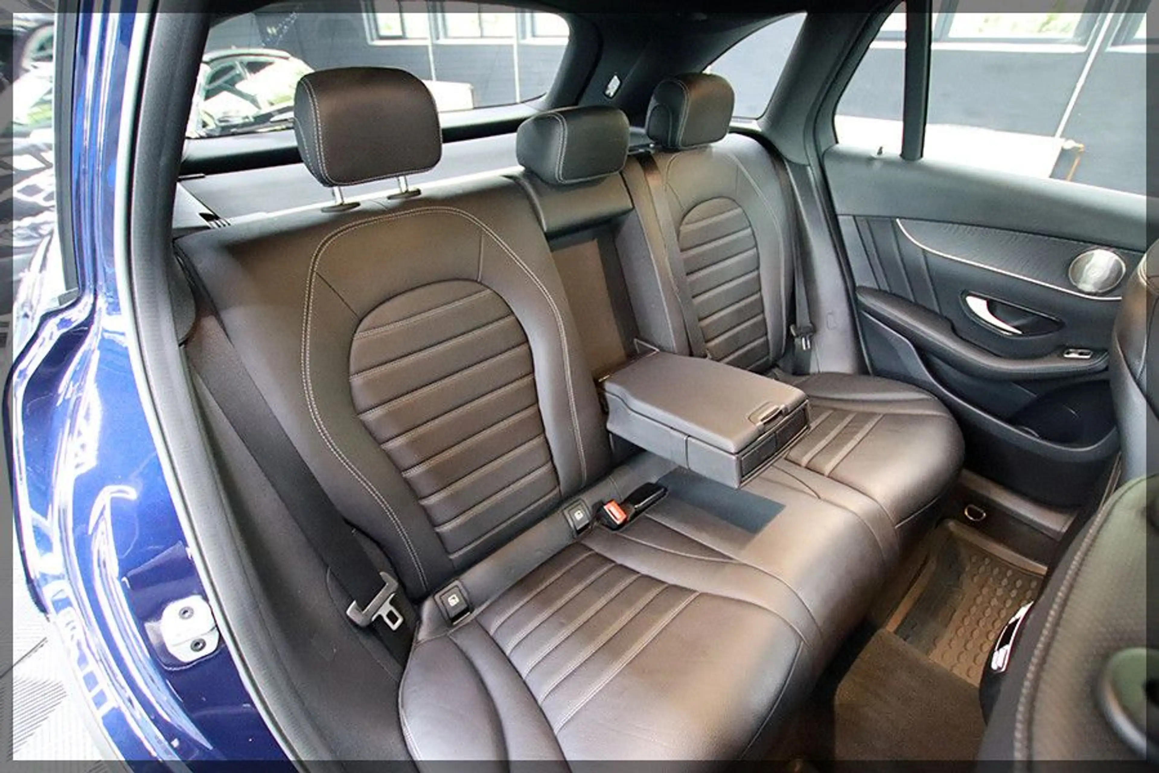 Mercedes-Benz GLC 400 d 4MATIC AMG PANO / CAM / PDC — photo 15